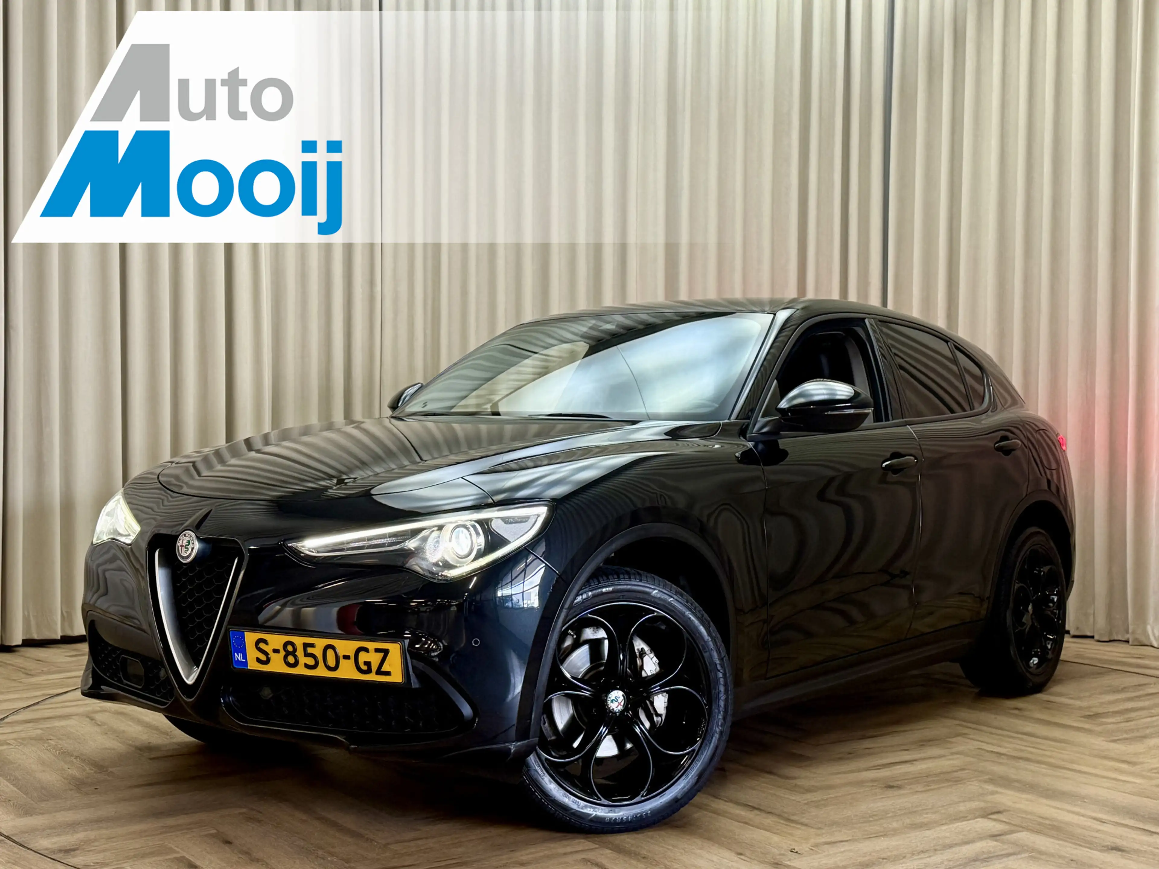 Alfa Romeo Stelvio 2.0 T AWD Super 287 PK / BLACK EDITION / ABC-Kleps