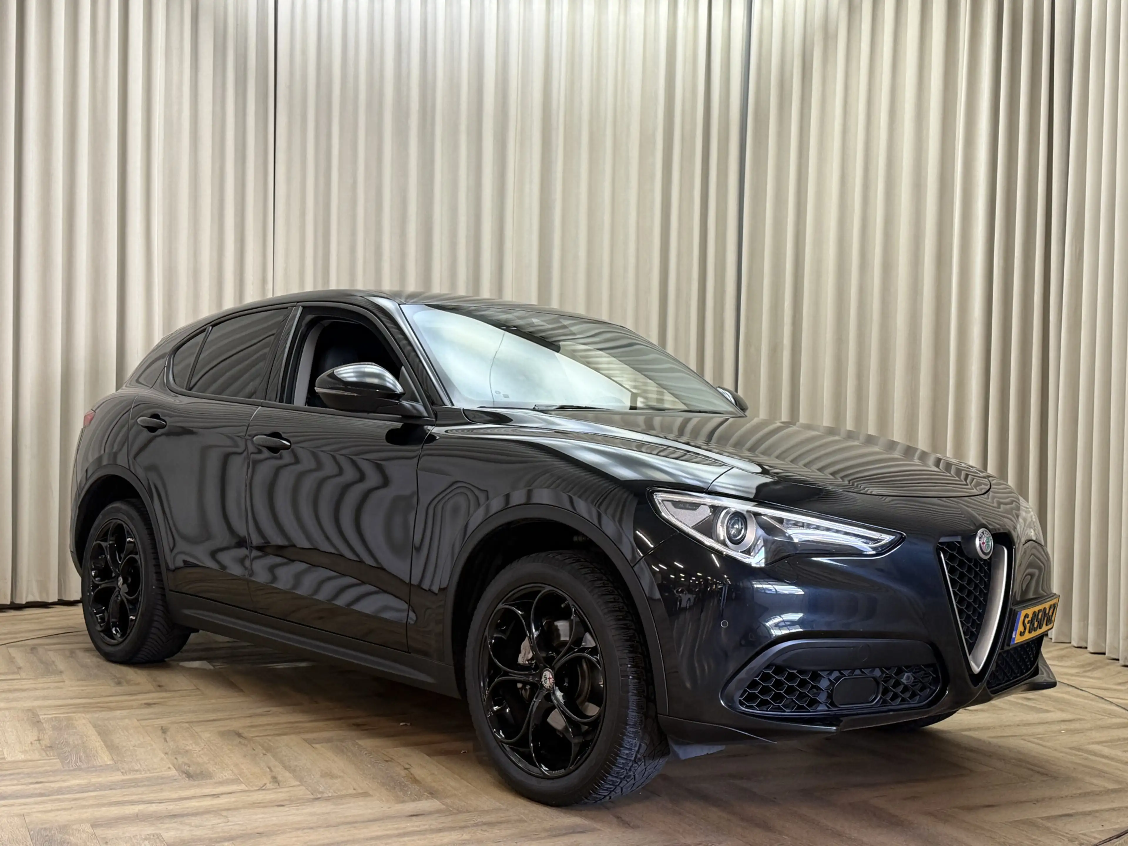 Alfa Romeo Stelvio 2.0 T AWD Super 287 PK / BLACK EDITION / ABC-Kleps — photo 24