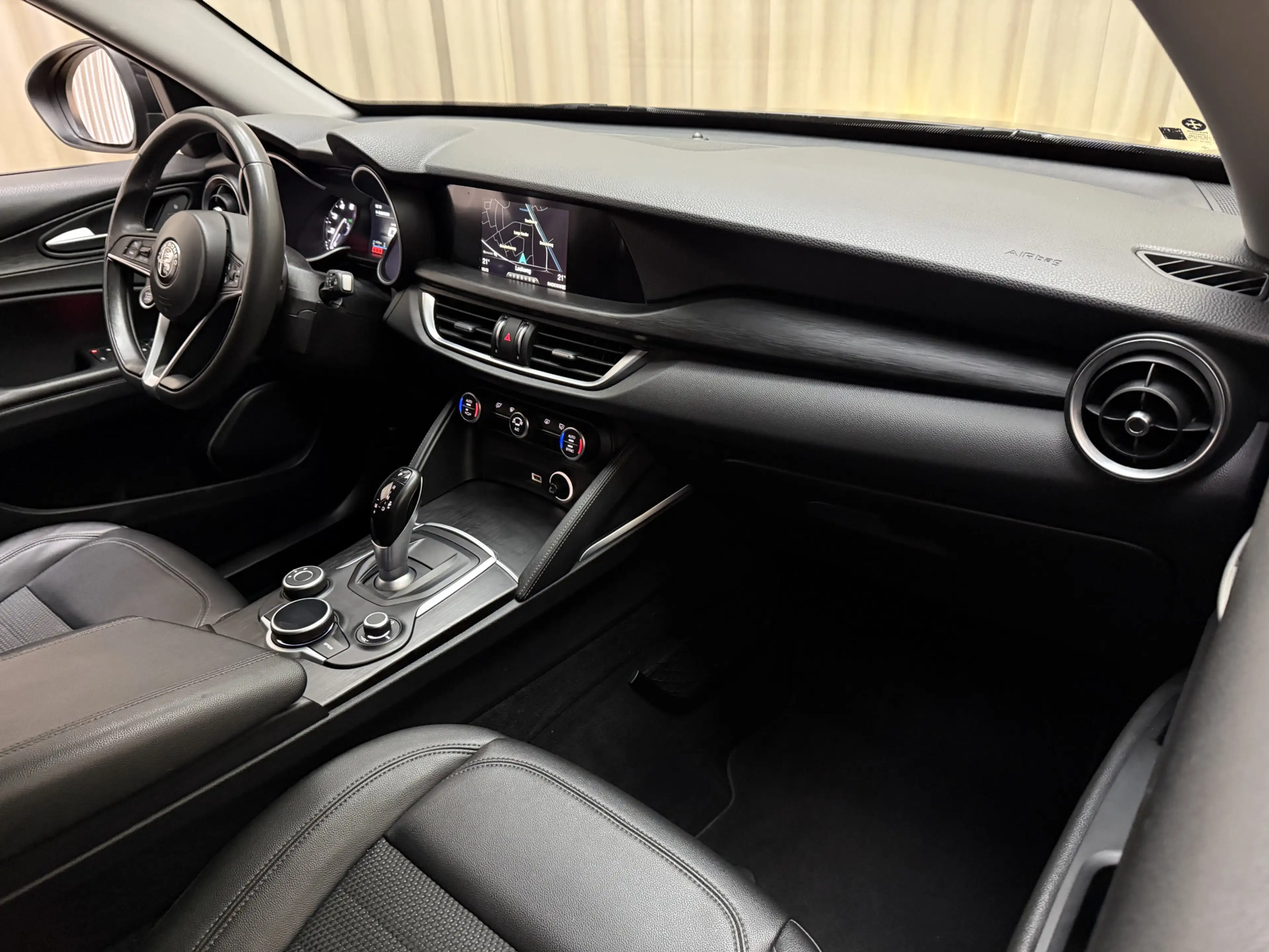 Alfa Romeo Stelvio 2.0 T AWD Super 287 PK / BLACK EDITION / ABC-Kleps — photo 28