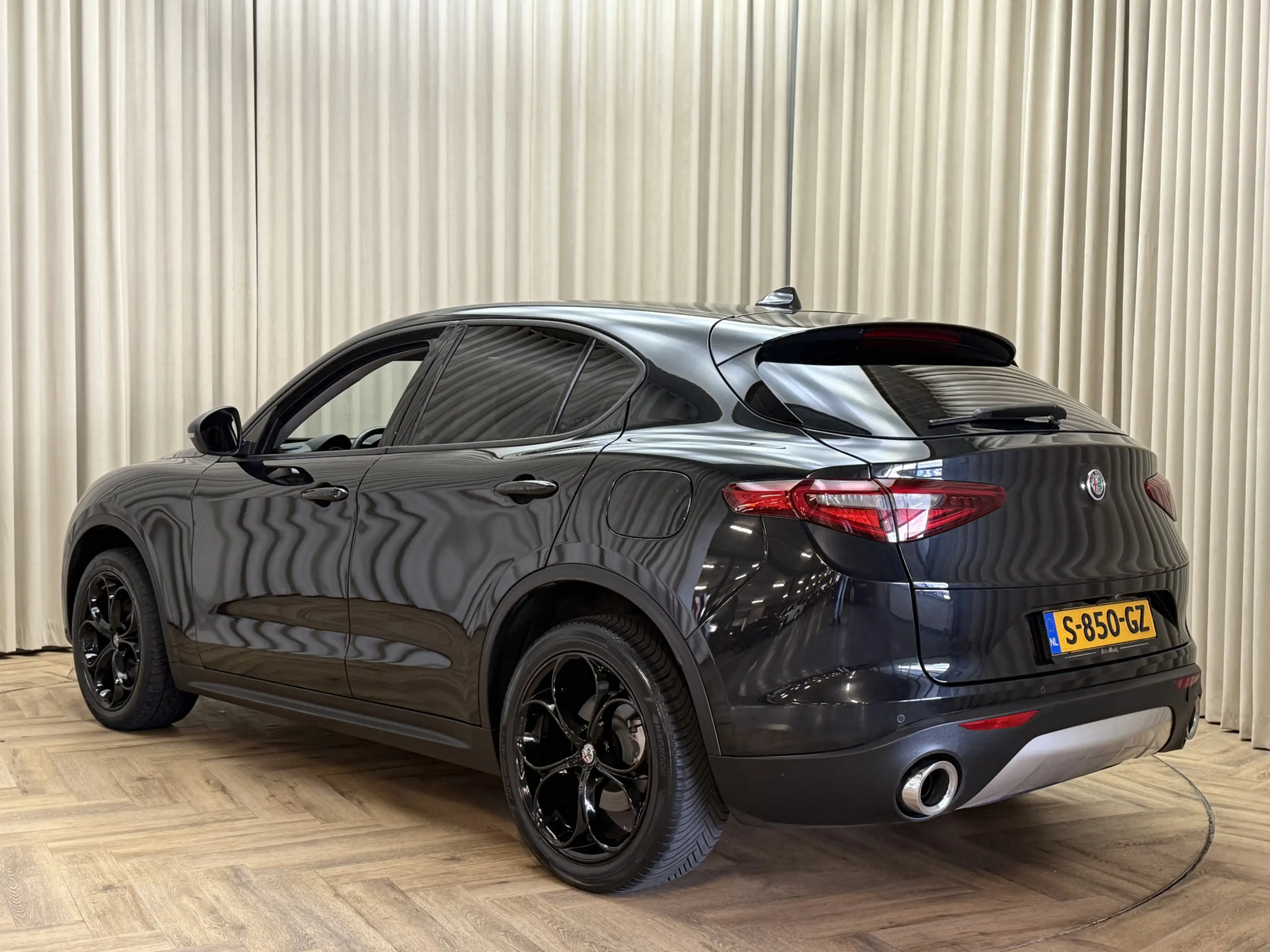 Alfa Romeo Stelvio 2.0 T AWD Super 287 PK / BLACK EDITION / ABC-Kleps — photo 6
