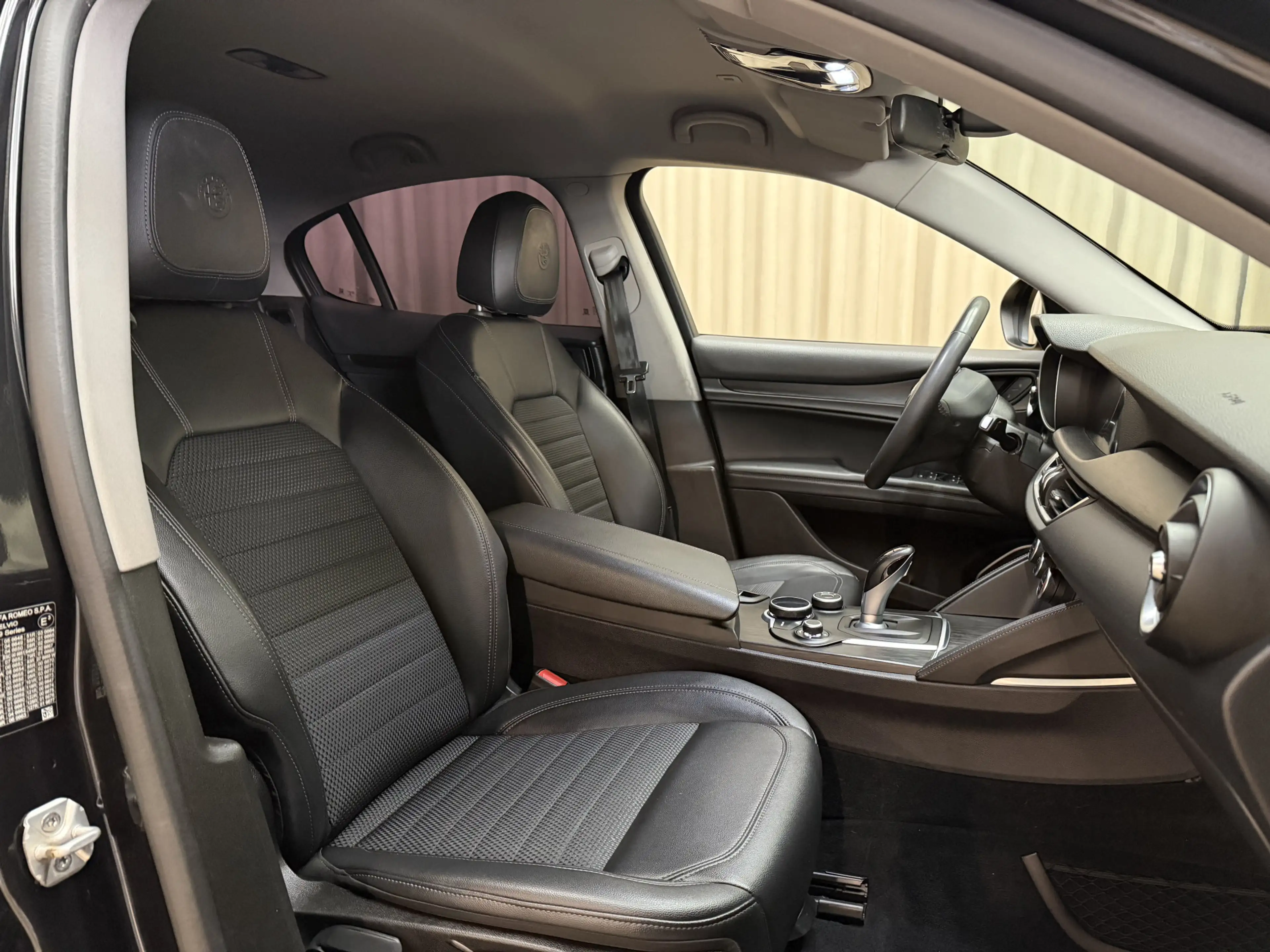 Alfa Romeo Stelvio 2.0 T AWD Super 287 PK / BLACK EDITION / ABC-Kleps — photo 3