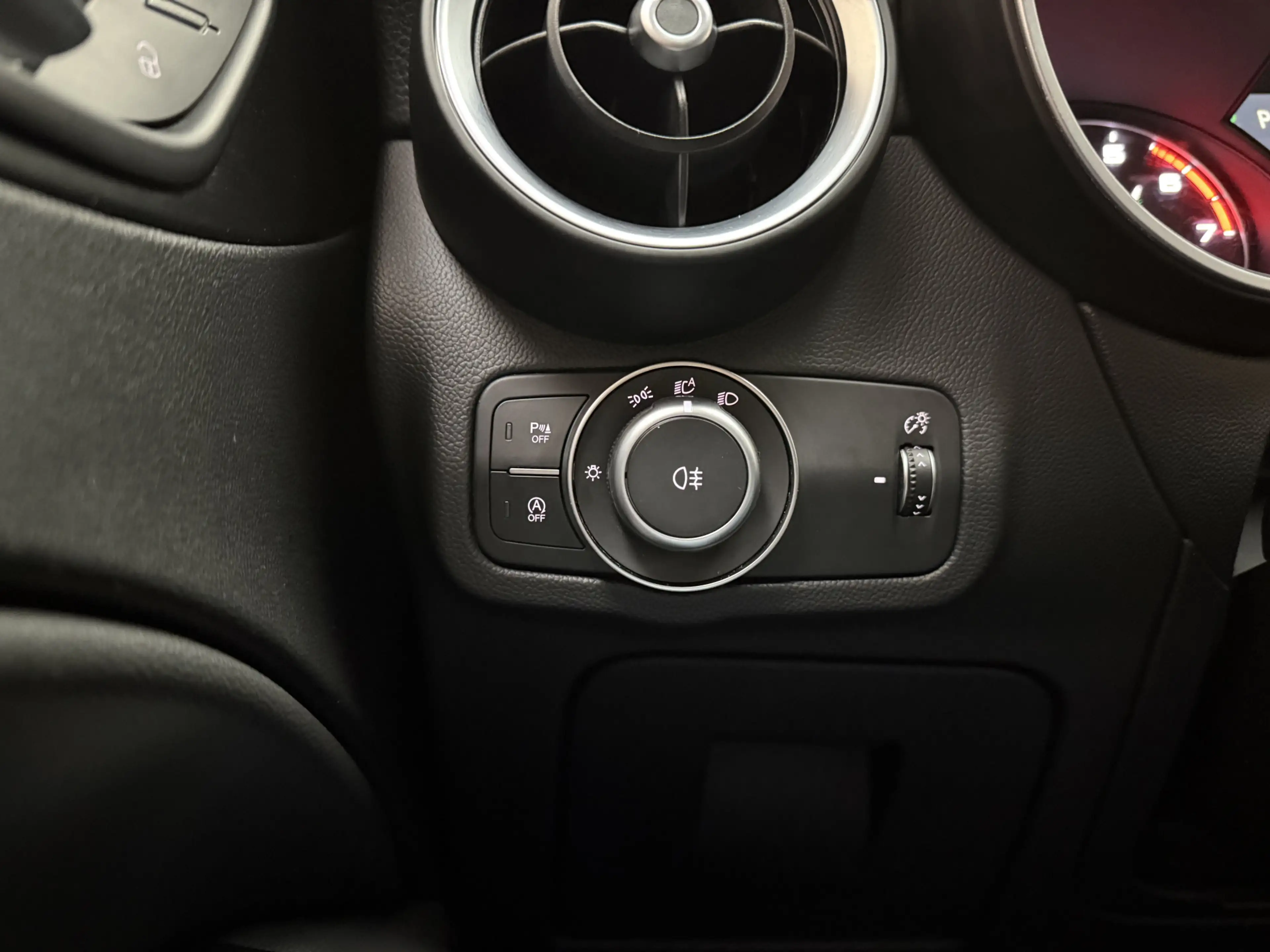 Alfa Romeo Stelvio 2.0 T AWD Super 287 PK / BLACK EDITION / ABC-Kleps — photo 32