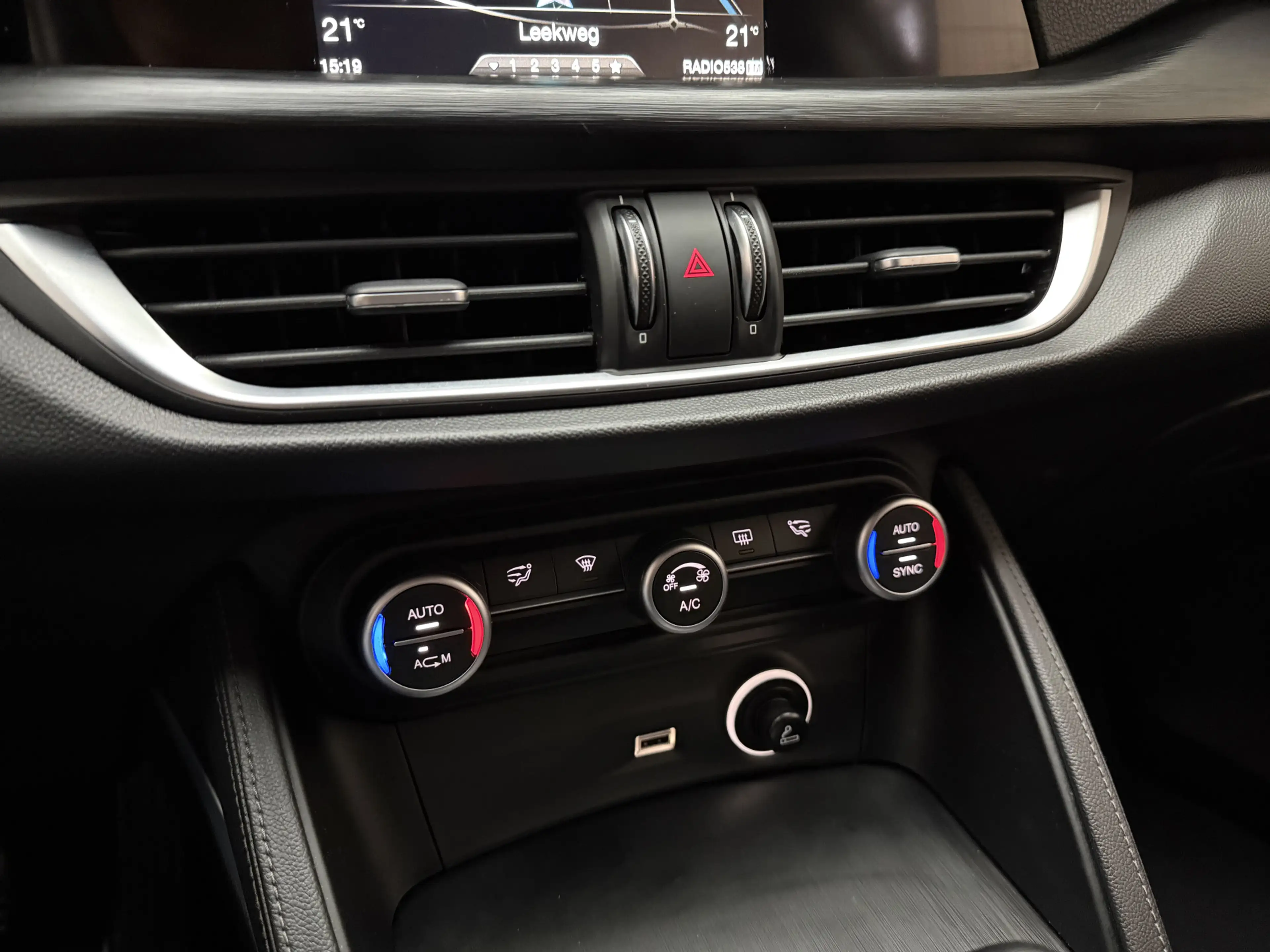 Alfa Romeo Stelvio 2.0 T AWD Super 287 PK / BLACK EDITION / ABC-Kleps — photo 12