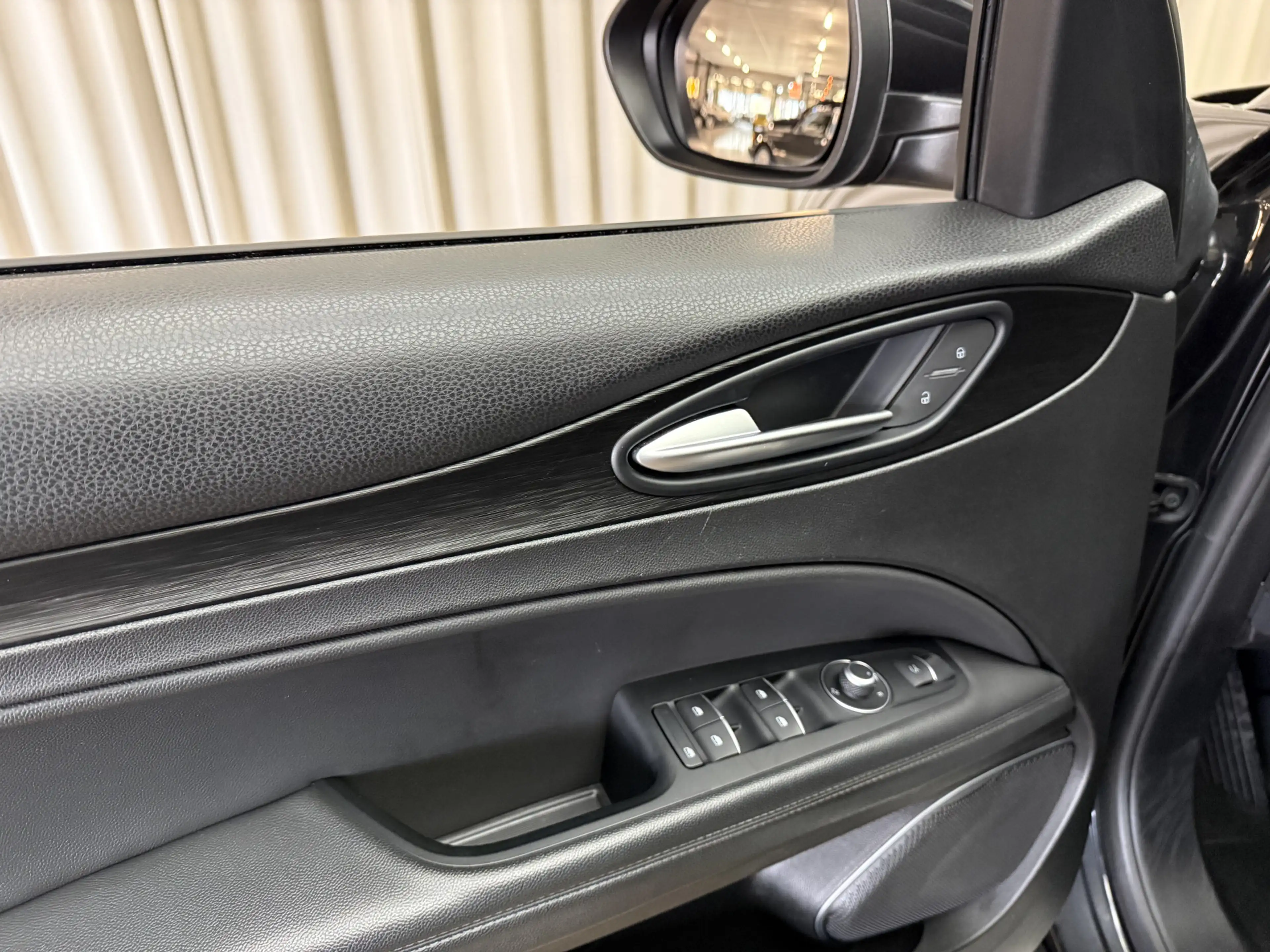 Alfa Romeo Stelvio 2.0 T AWD Super 287 PK / BLACK EDITION / ABC-Kleps — photo 15