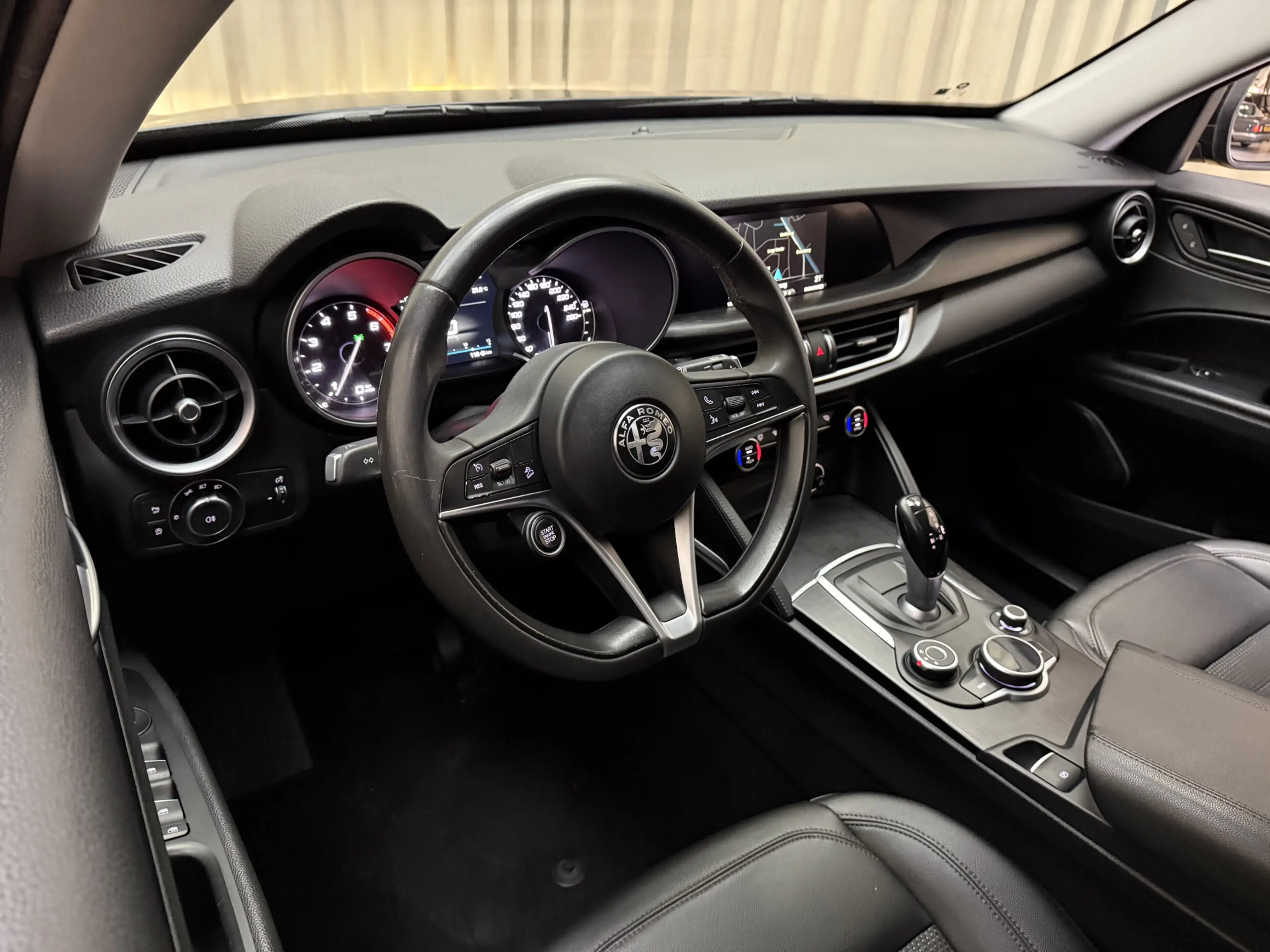 Alfa Romeo Stelvio 2.0 T AWD Super 287 PK / BLACK EDITION / ABC-Kleps — photo 29