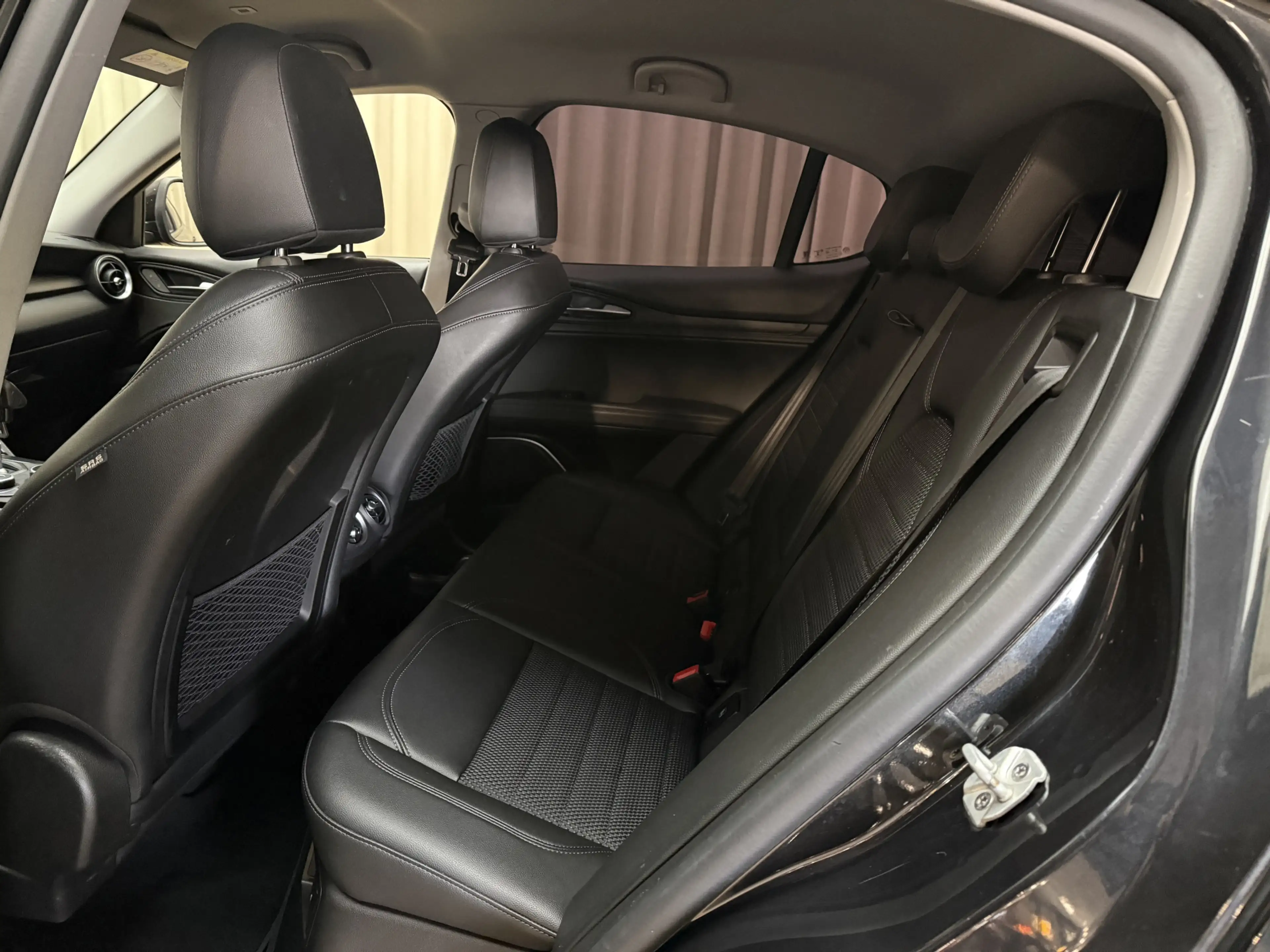 Alfa Romeo Stelvio 2.0 T AWD Super 287 PK / BLACK EDITION / ABC-Kleps — photo 17