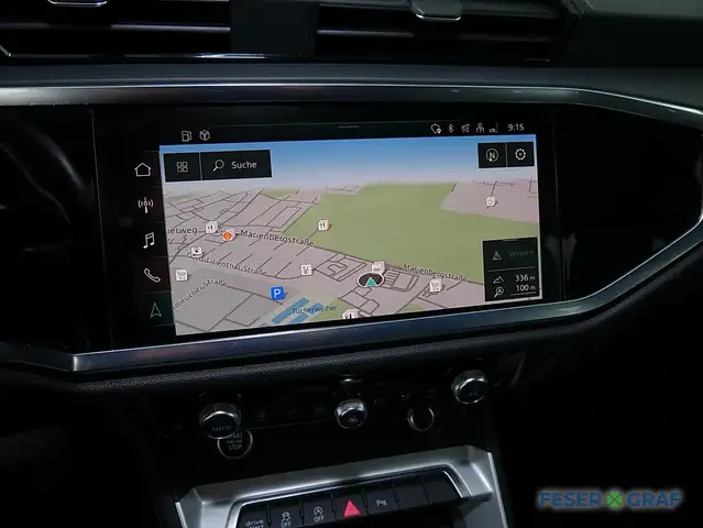 Audi Q3 view 10