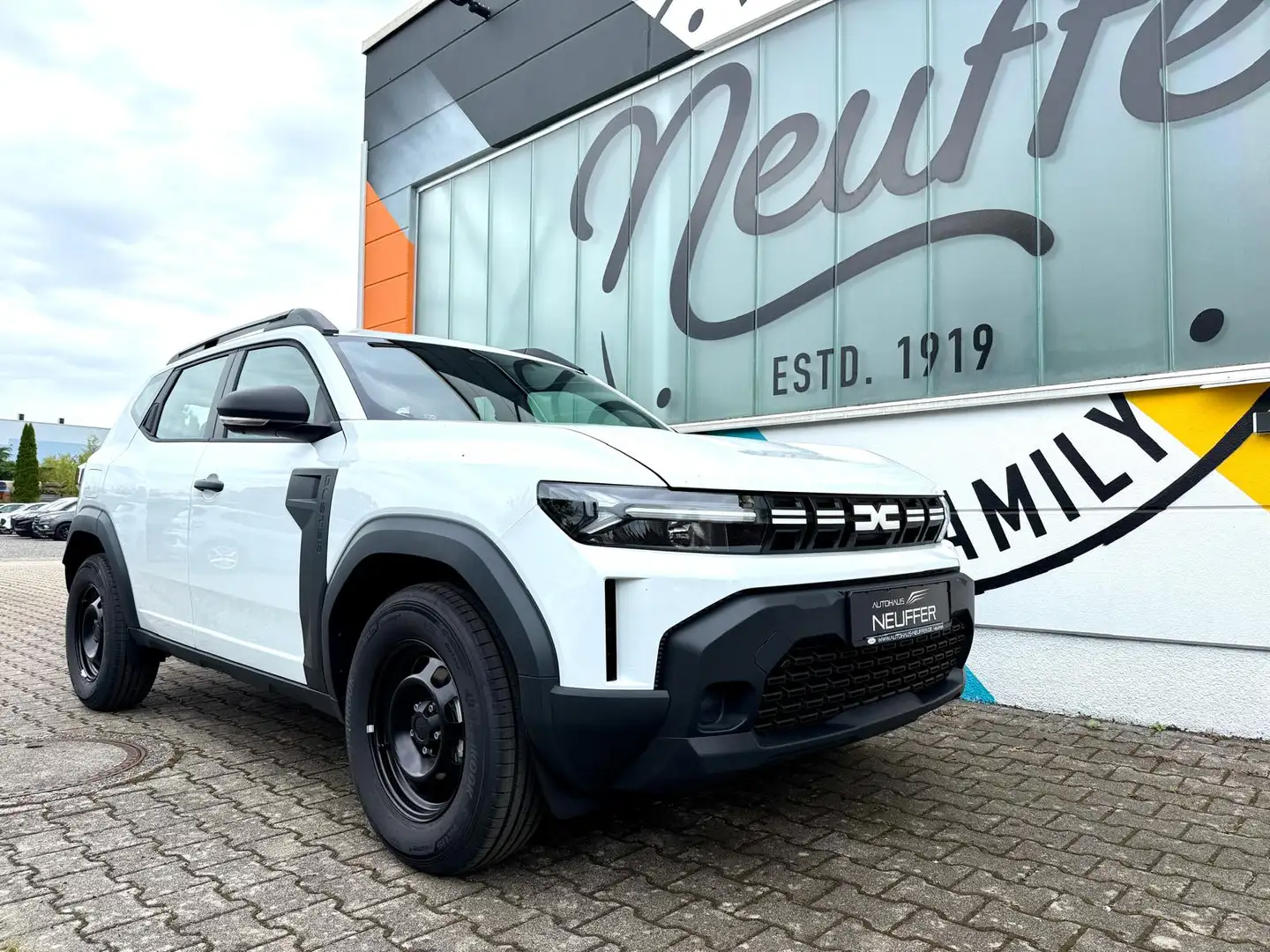 Dacia Duster III ECO-G 100 Essential/Benzin/LPG sofort White - 1