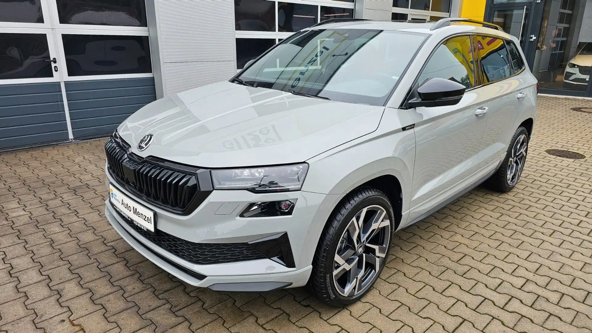 Skoda Karoq Sportline 4x4 DCC/pACC/AHK/Kam/Garantiev. Grau - 2