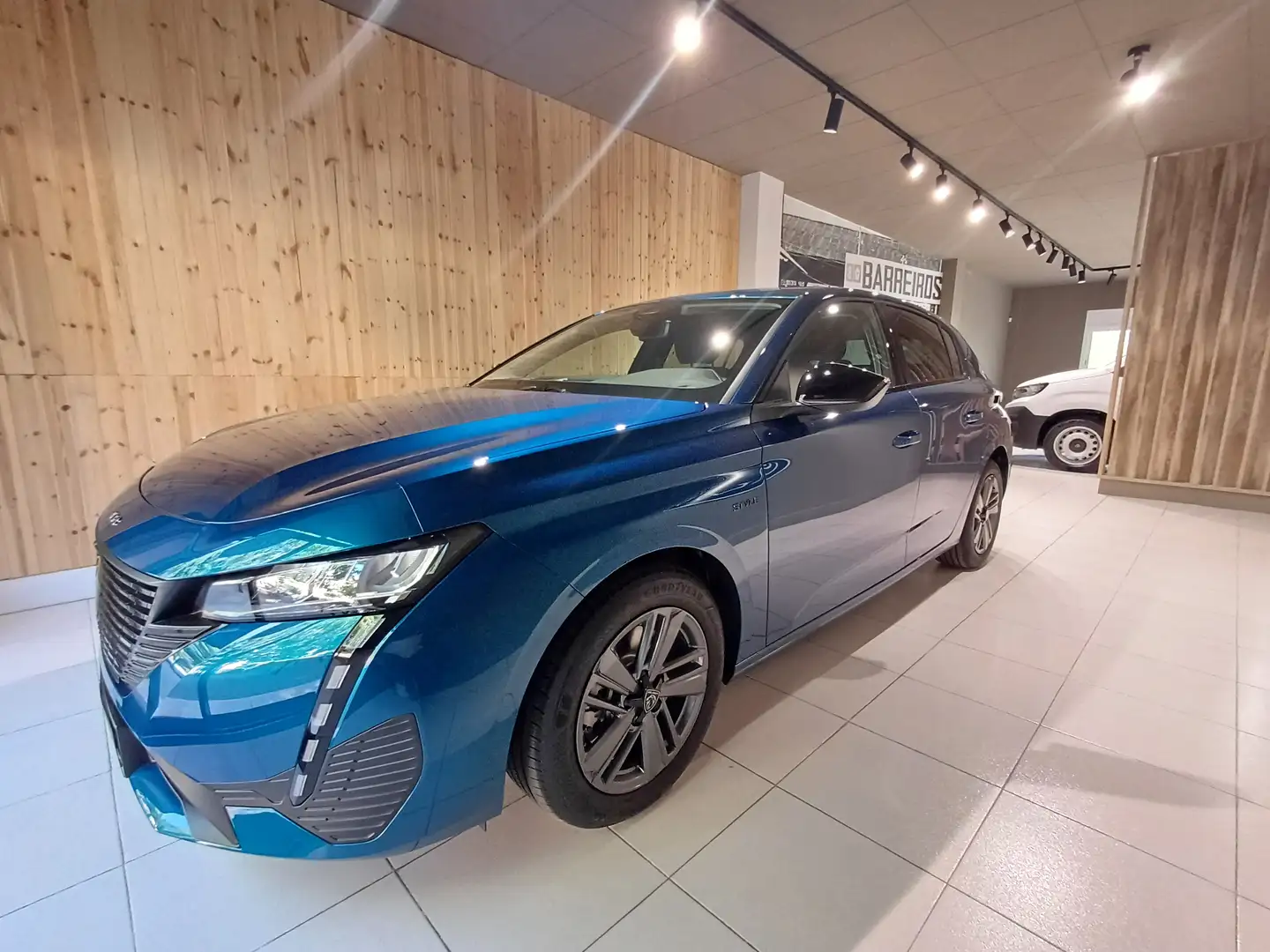 Peugeot 308 1.2 Hybrid Style 136 e-DCS6 - 1