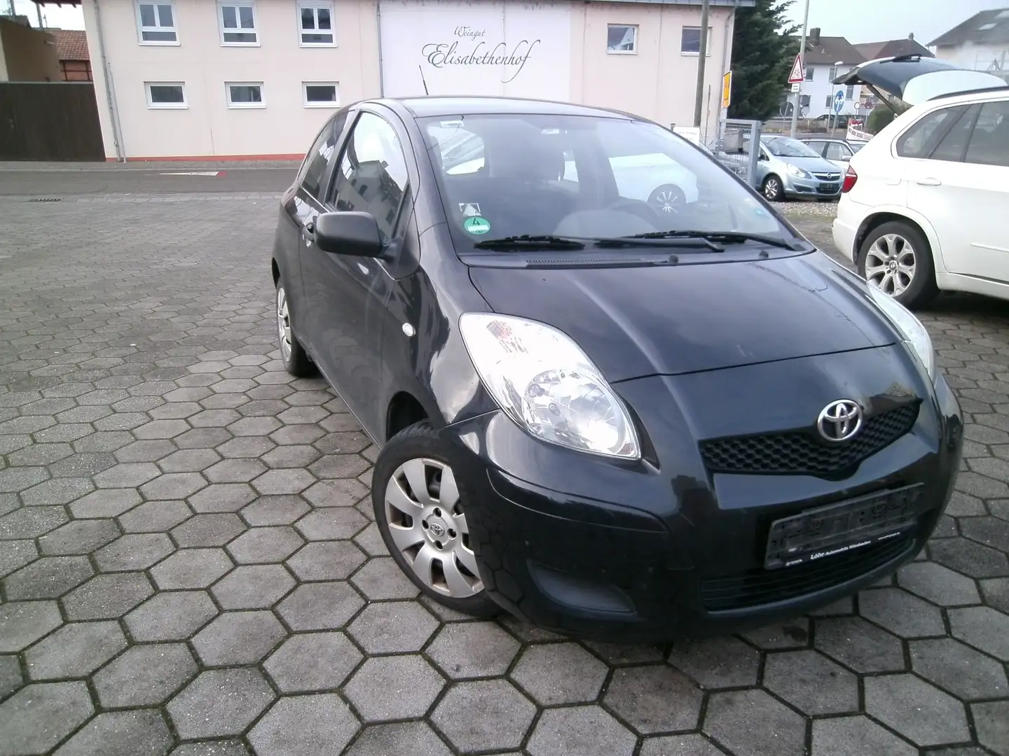 Toyota Yaris Yaris  3-Türer 1.0 VVT-i Schwarz - 2