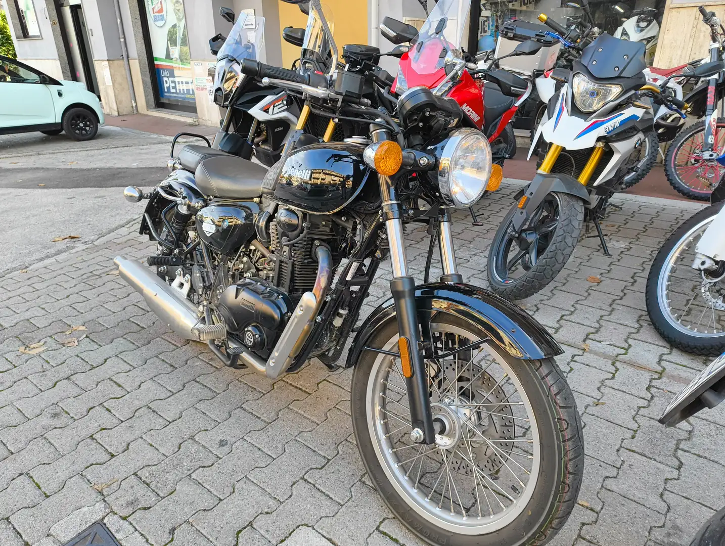 Benelli Imperiale 400 Nero - 2