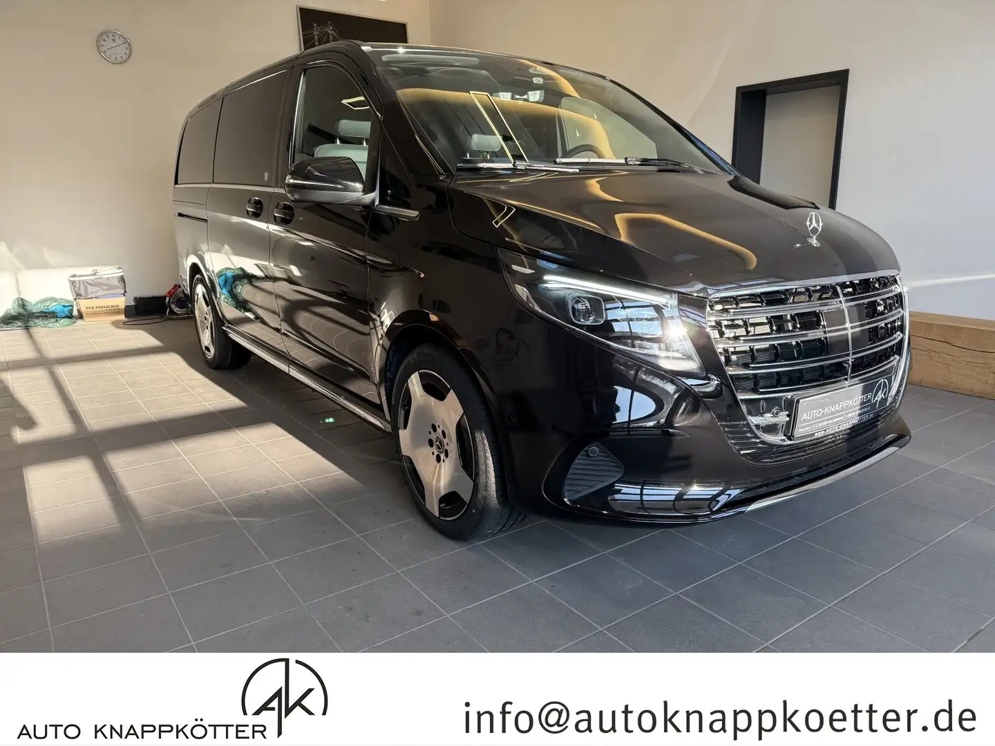 Mercedes-Benz V 300 Mercedes Benz V300 Exclusive Edition 4MATIC lang ( Noir - 1
