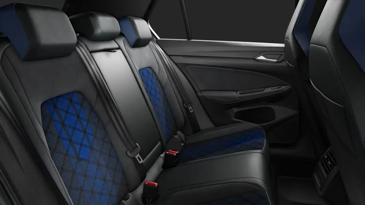Volkswagen Golf R *IQ-L*DIGITAL*R-CAM*ACC*NAV*SHZ*LHZ*ALU19 15