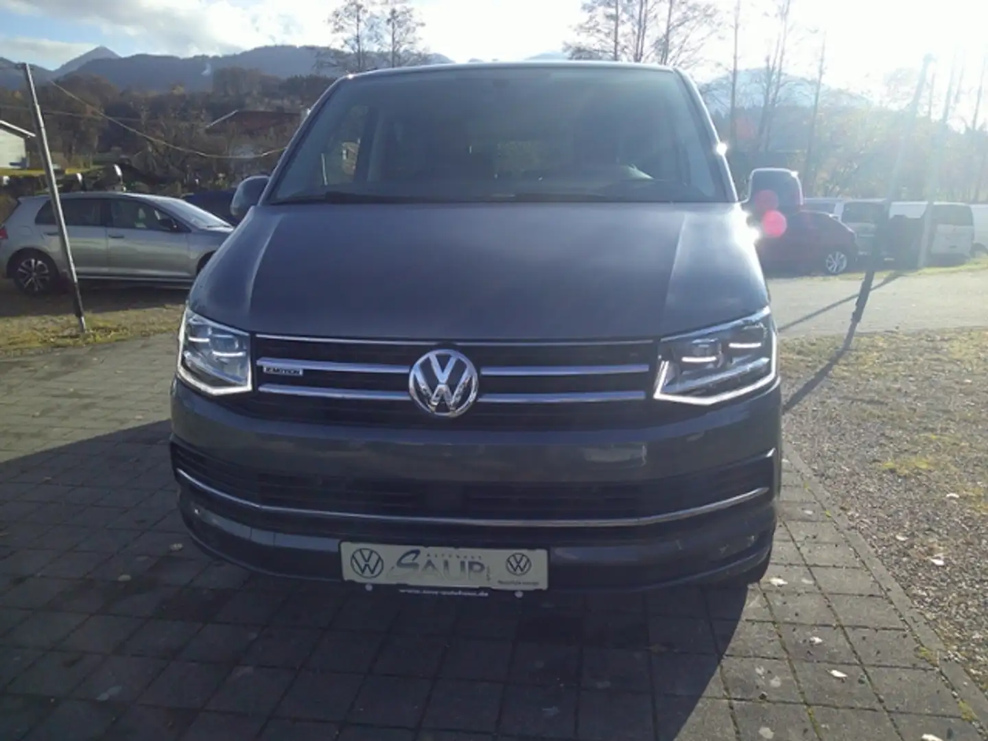 Volkswagen T6 Multivan Generation Six 2.0 TDI 4Motion*DSG*ACC*Navi*AHK*R Gris - 2