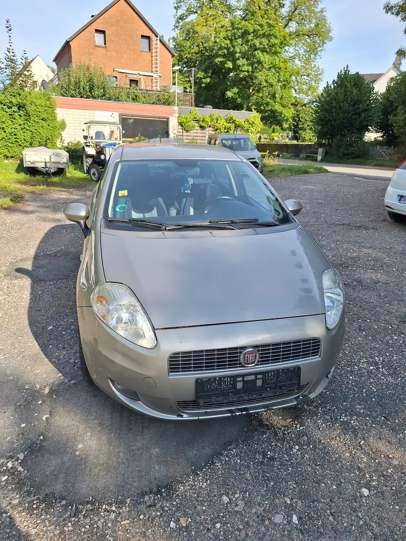 Fiat Grande Punto 1.4 8V Dualogic Active - 2