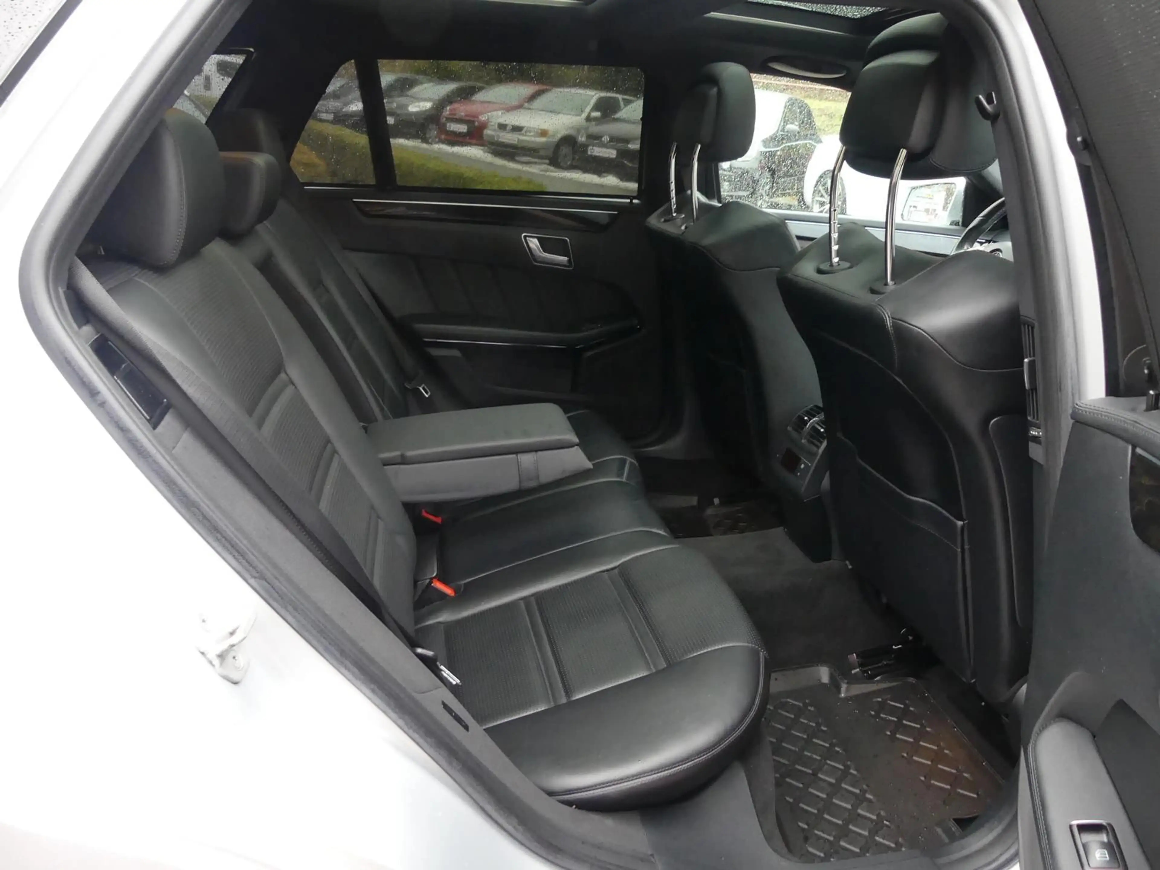 Mercedes-Benz E 63 AMG E63 AMG*5.5*V8*Bi-Turbo*LED*360*SHZ*Pano*BT*Navi — photo 10