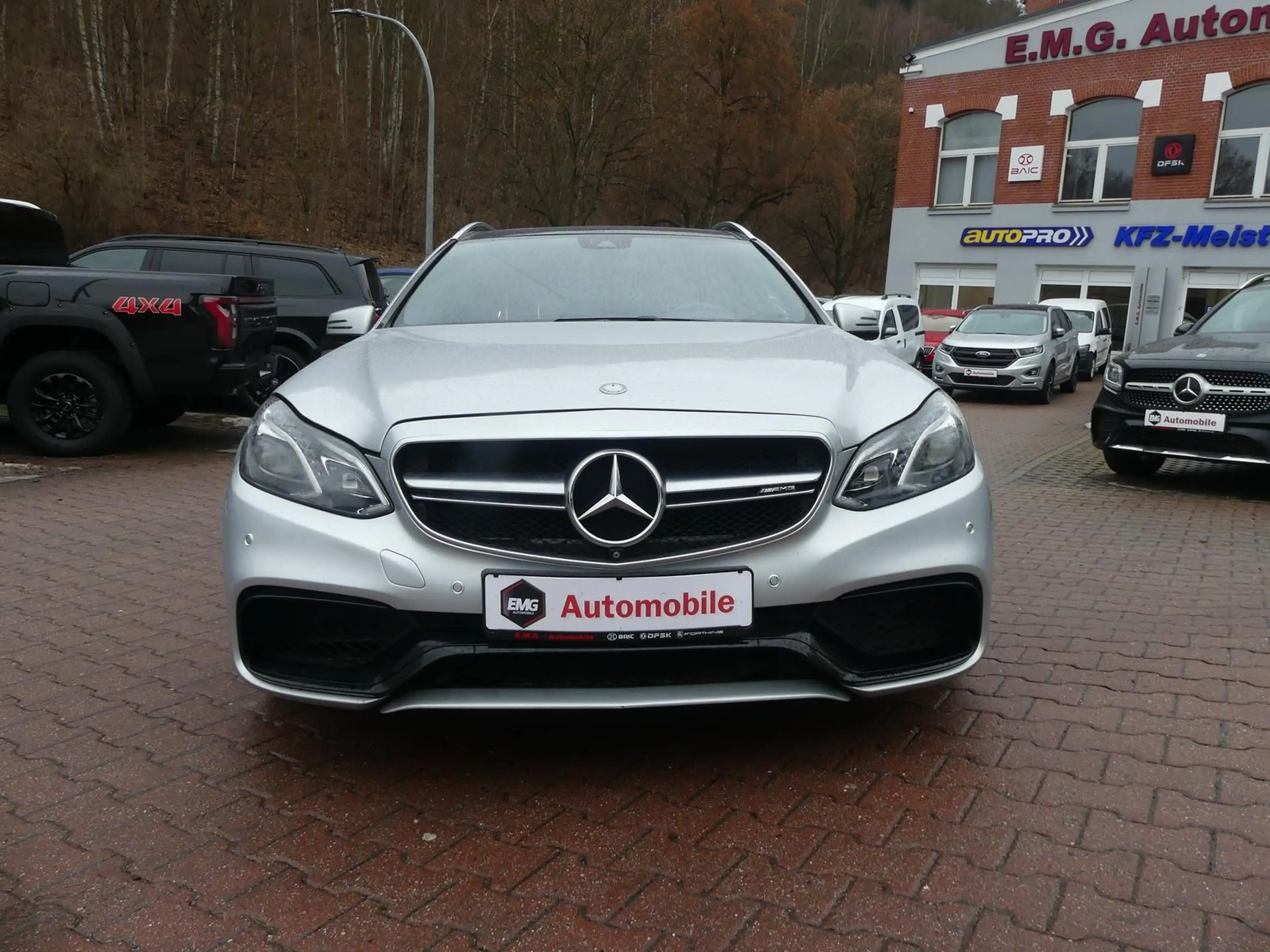 Mercedes-Benz E 63 AMG E63 AMG*5.5*V8*Bi-Turbo*LED*360*SHZ*Pano*BT*Navi — photo 2