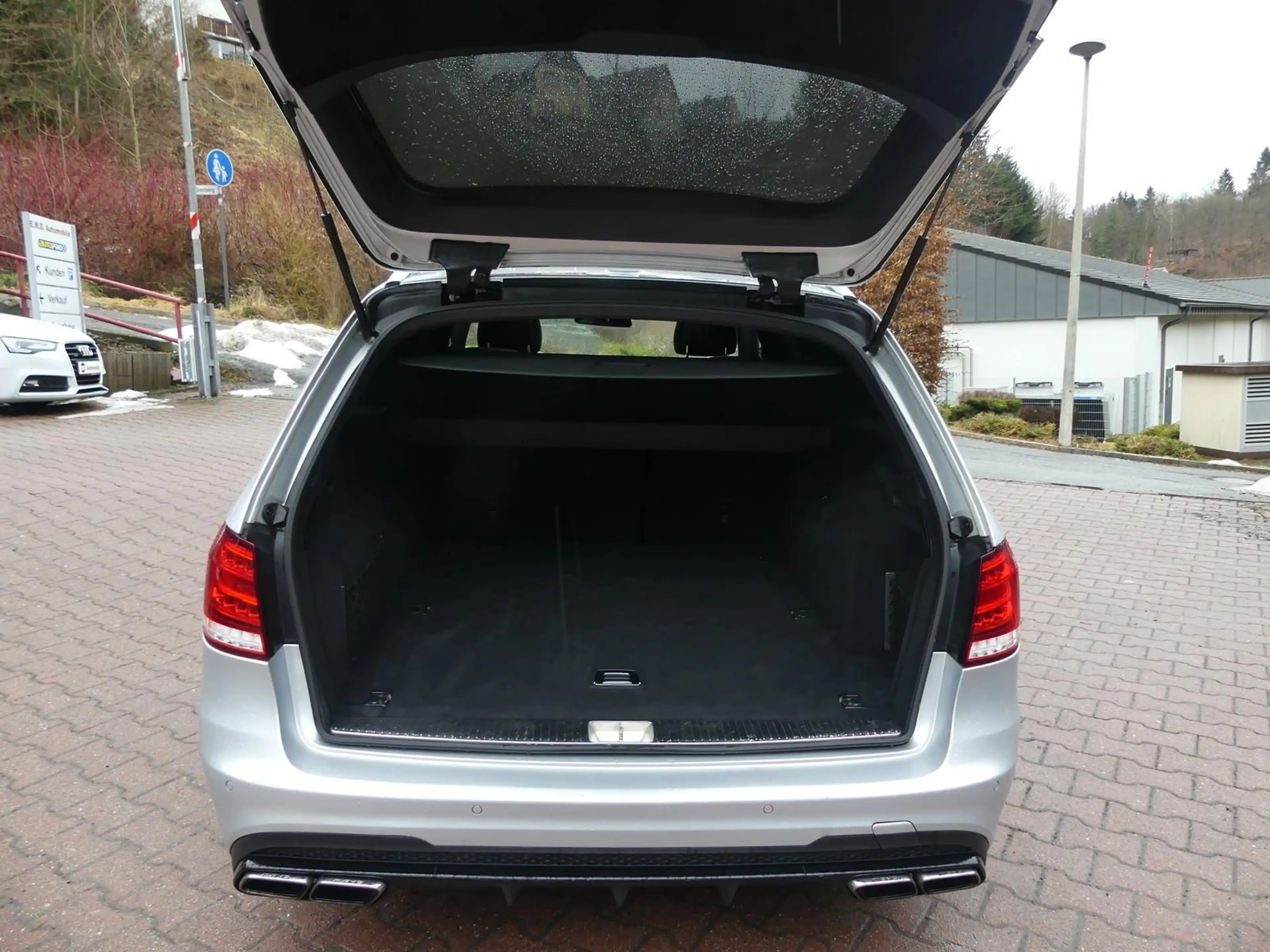 Mercedes-Benz E 63 AMG E63 AMG*5.5*V8*Bi-Turbo*LED*360*SHZ*Pano*BT*Navi — photo 9