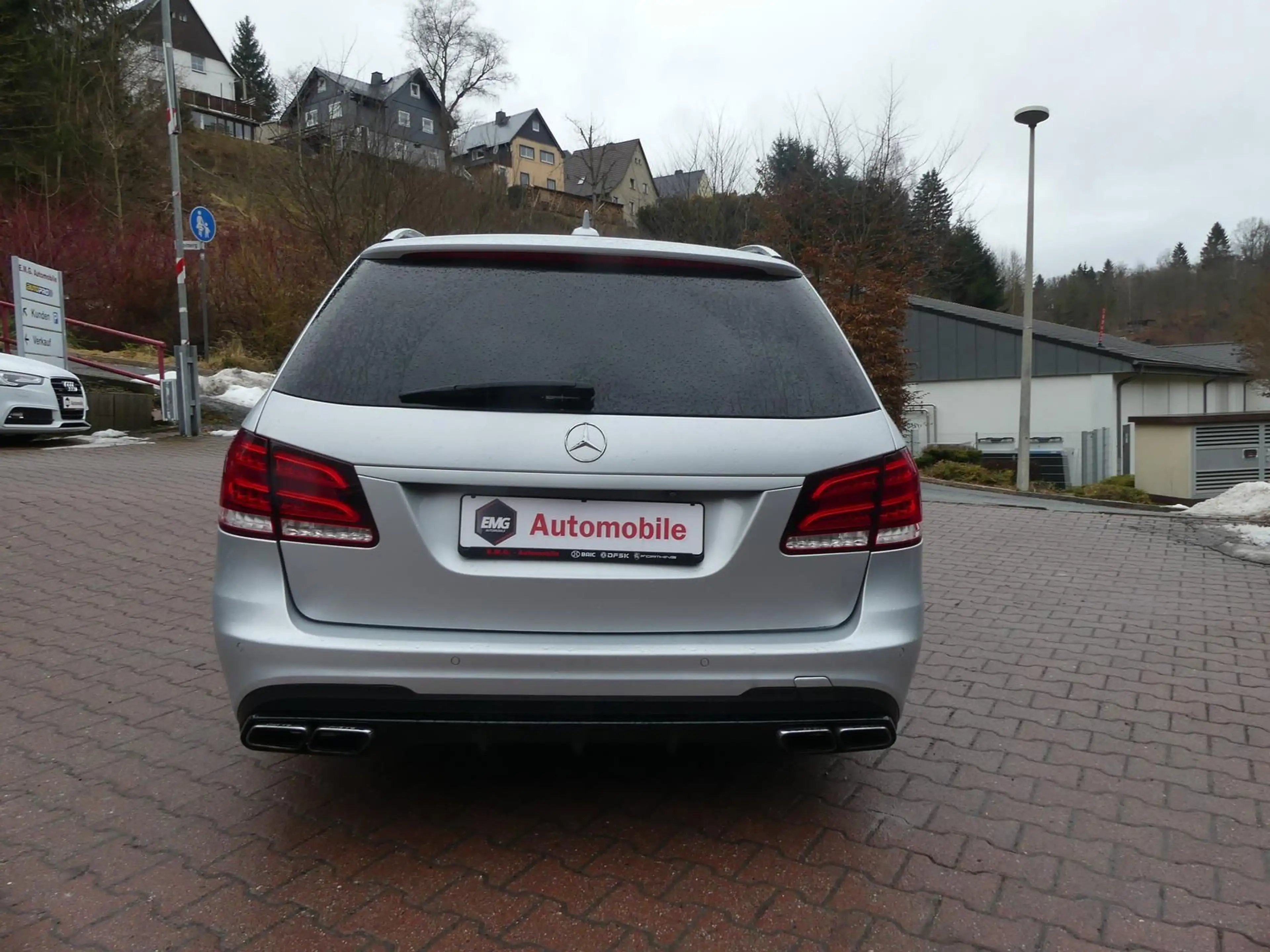 Mercedes-Benz E 63 AMG E63 AMG*5.5*V8*Bi-Turbo*LED*360*SHZ*Pano*BT*Navi — photo 6