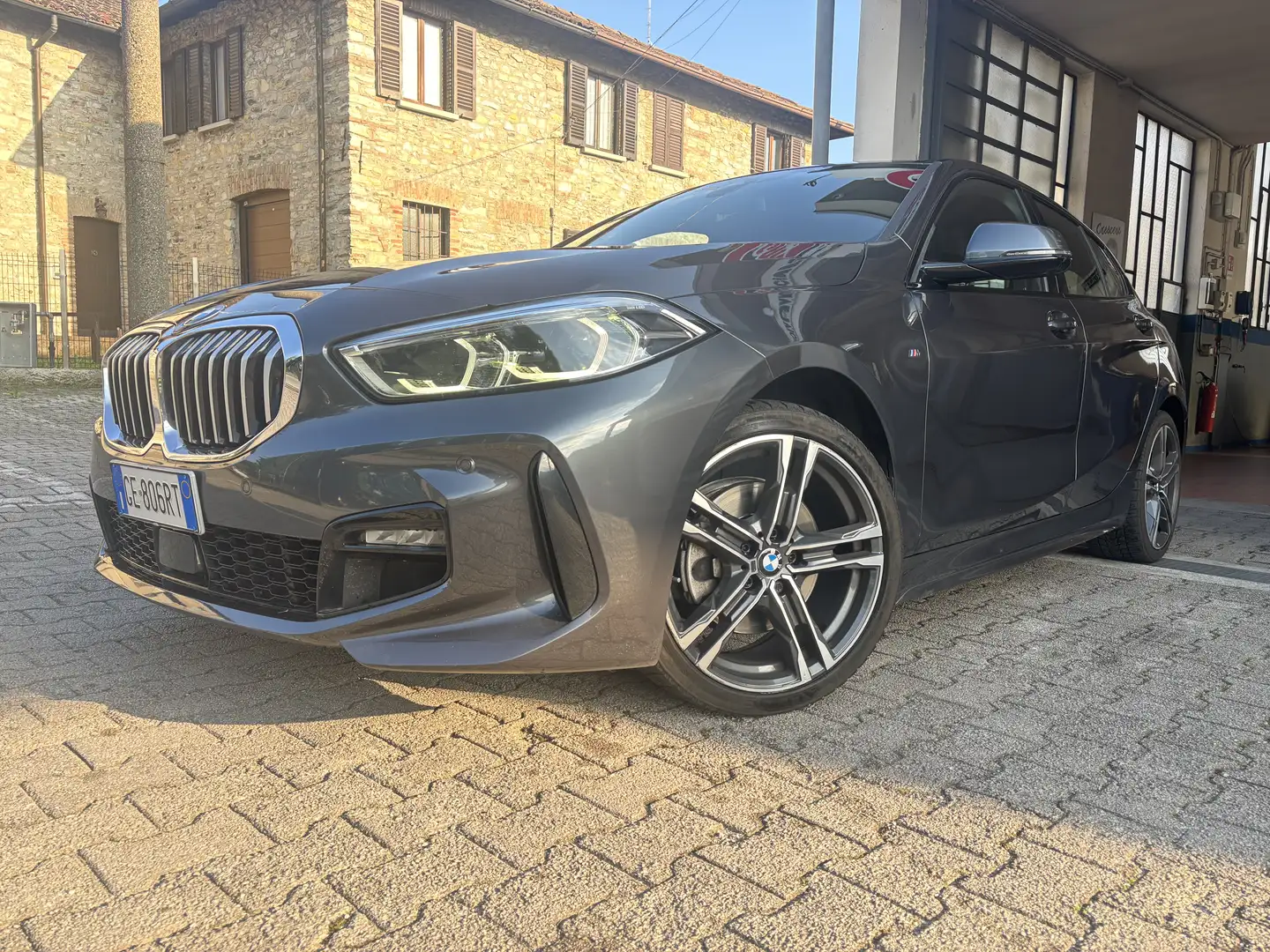 BMW 116 116d Msport auto Gri - 2