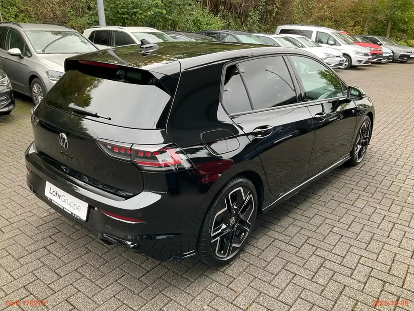 Volkswagen Golf 2.0 TDI DSG R-Line Black Style AHK, Pano., RFK,... Schwarz - 2
