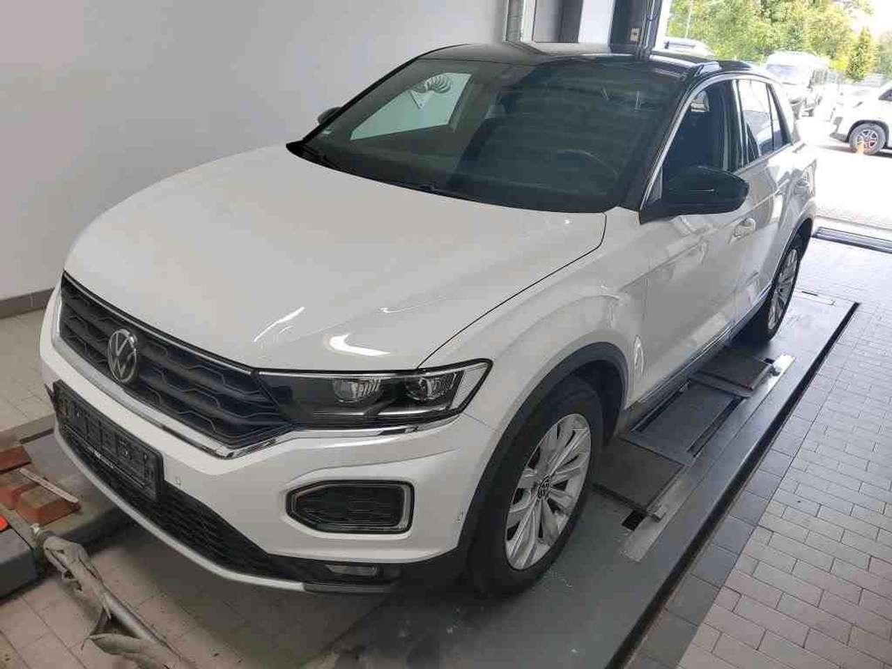 Volkswagen T-Roc 2021 — 1.5 TSI Sport
