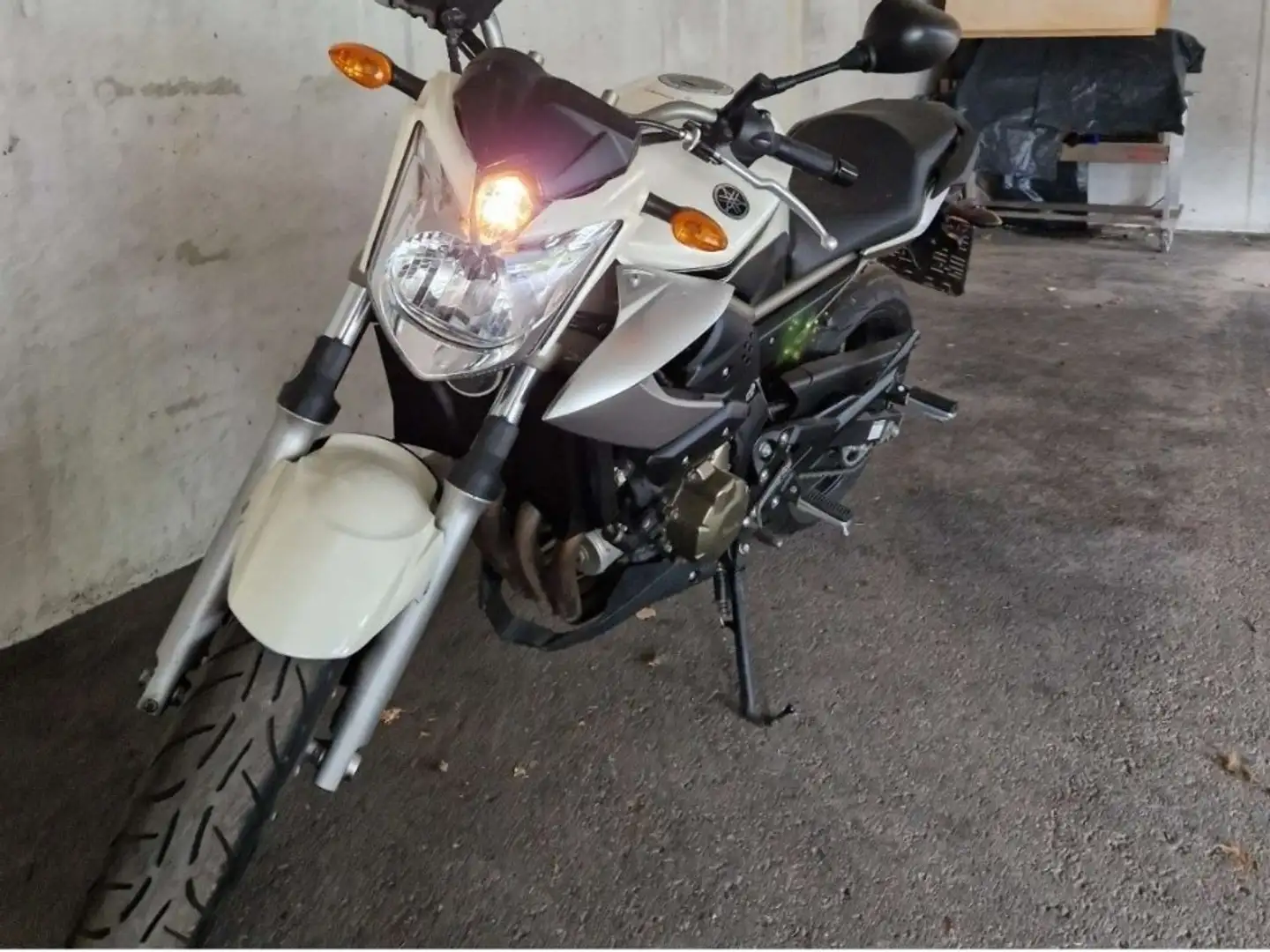 Yamaha XJ 6 Wit - 1