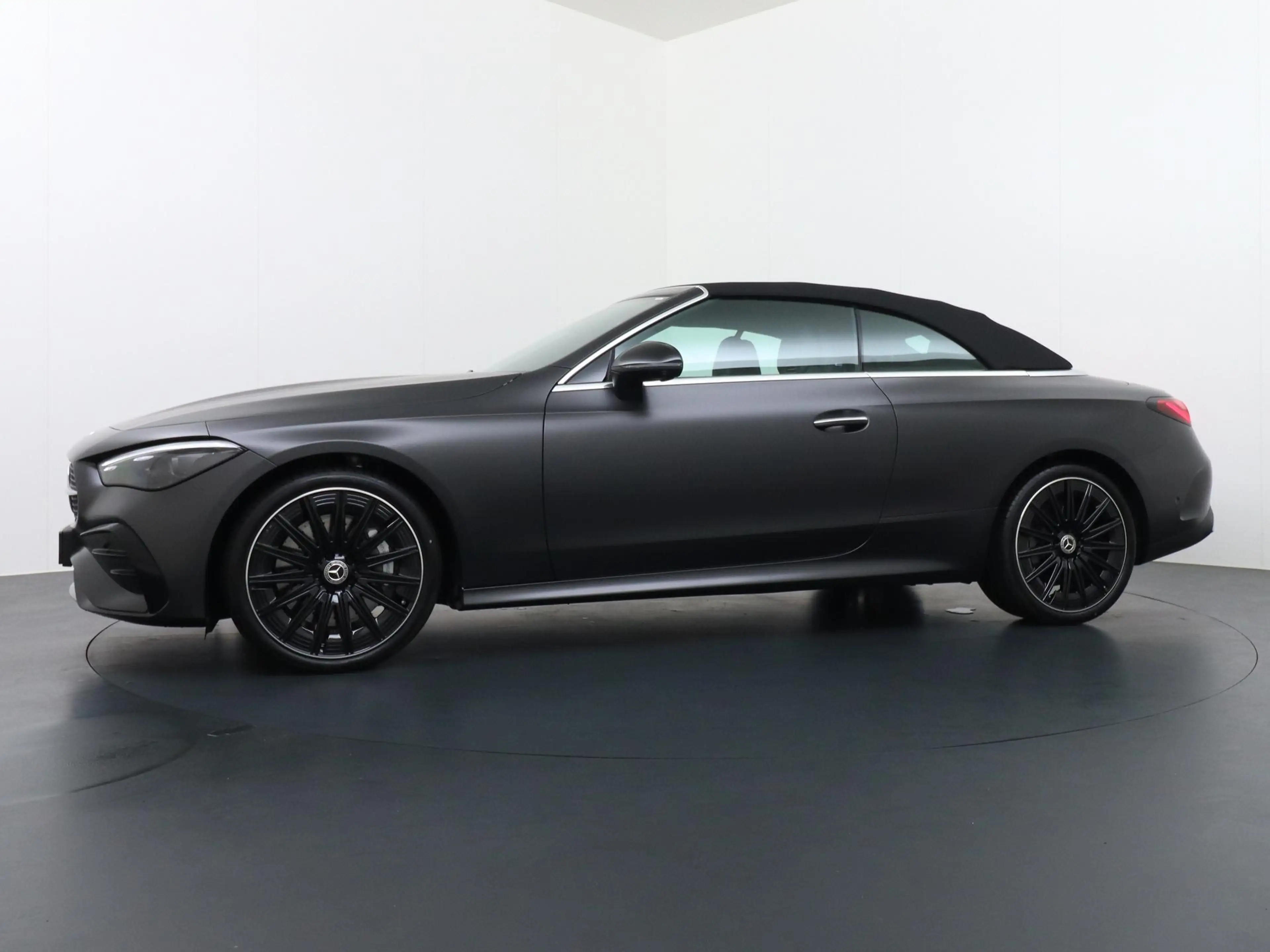 Mercedes-Benz CLE 450 Cabriolet 4MATIC AMG Line | Airscarf | Multicontou — photo 11