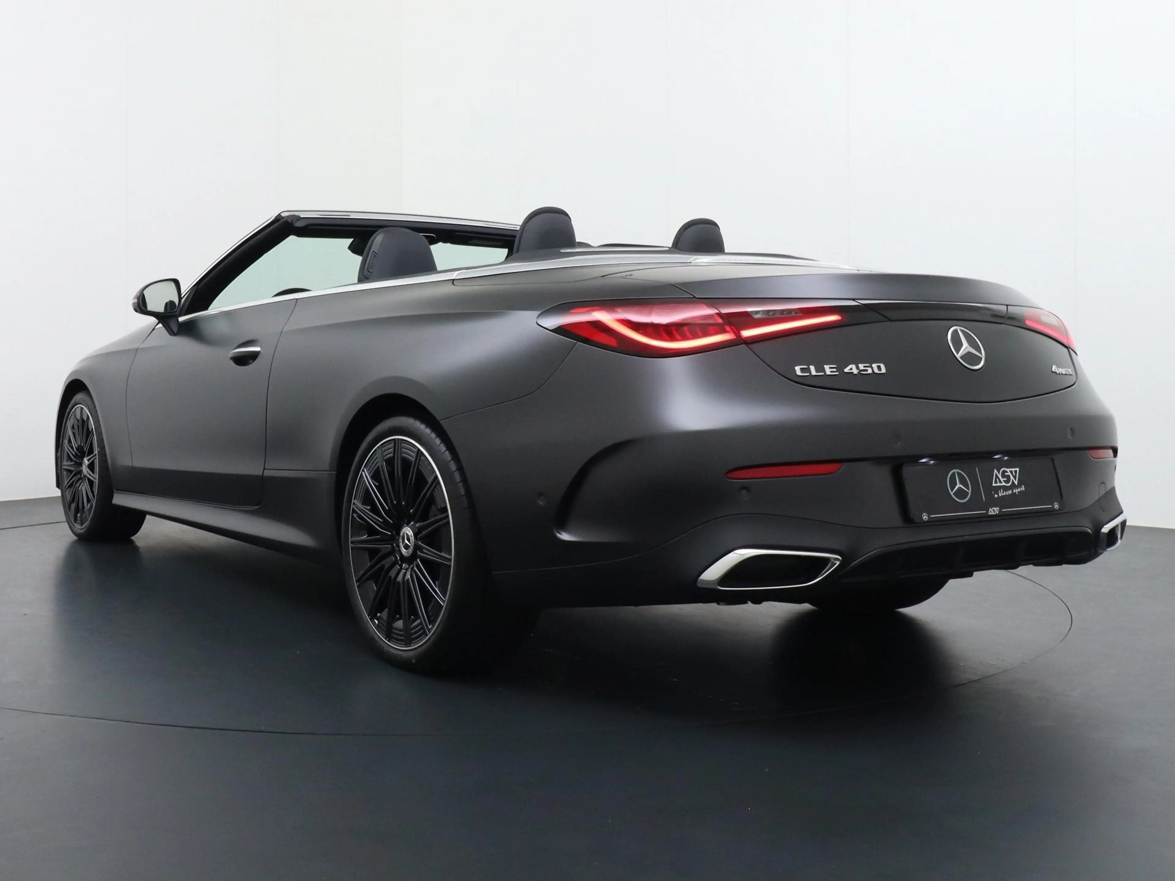 Mercedes-Benz CLE 450 Cabriolet 4MATIC AMG Line | Airscarf | Multicontou — photo 3