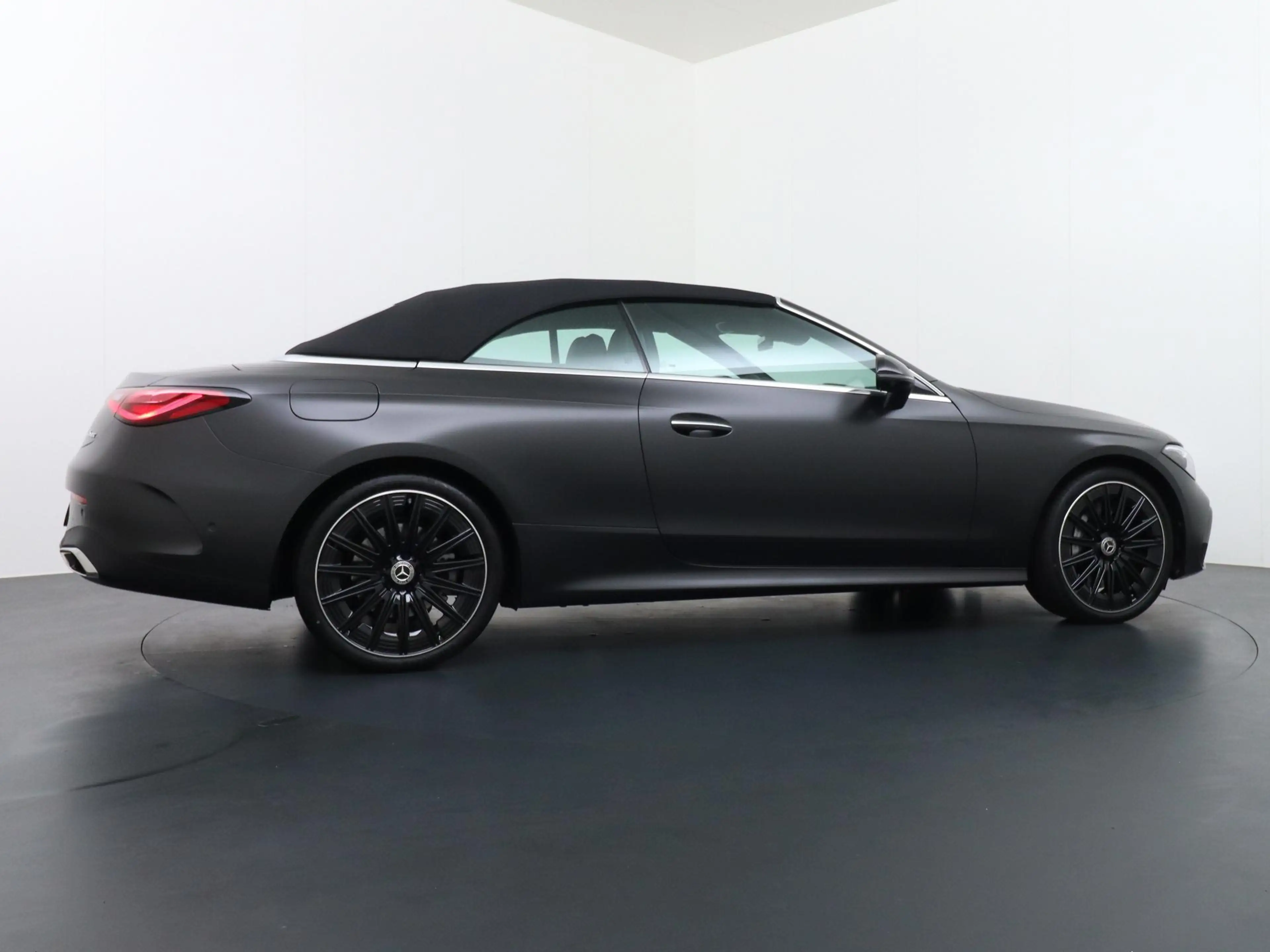 Mercedes-Benz CLE 450 Cabriolet 4MATIC AMG Line | Airscarf | Multicontou — photo 10