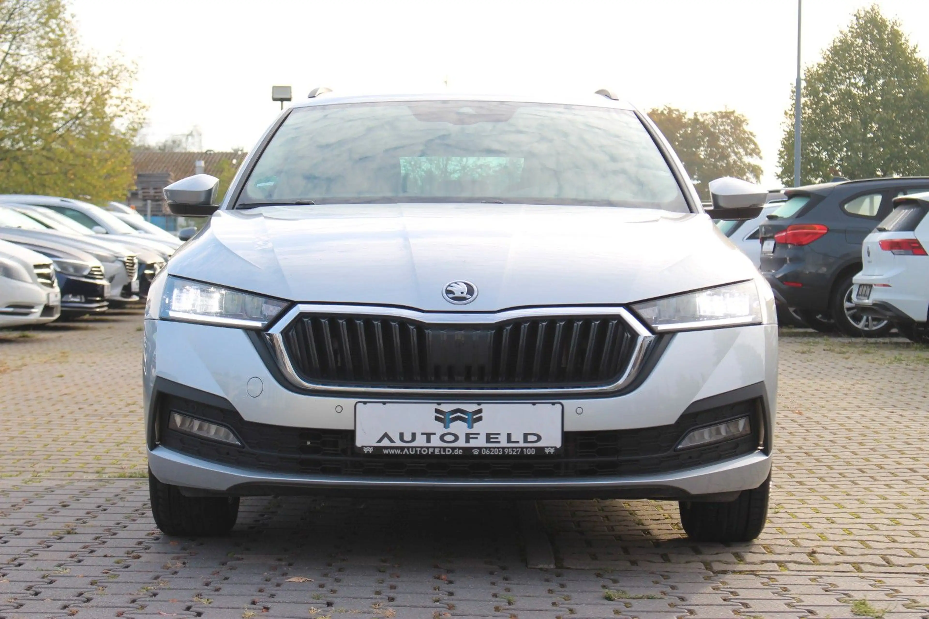 Skoda Octavia 2.0 TDI DSG AMBITION/SHEFT/CARPLAY/KLIMA — photo 2