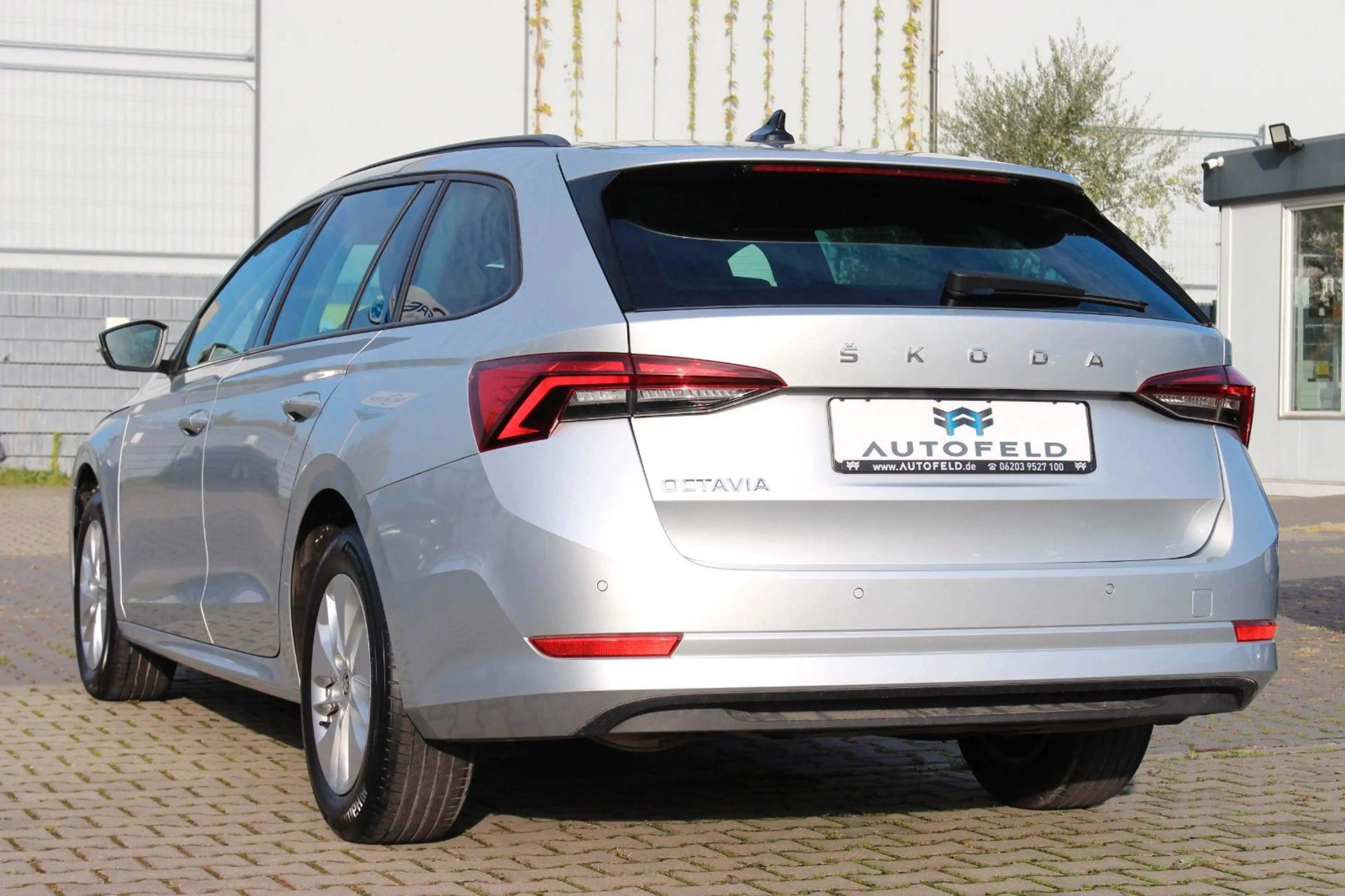 Skoda Octavia 2.0 TDI DSG AMBITION/SHEFT/CARPLAY/KLIMA — photo 6
