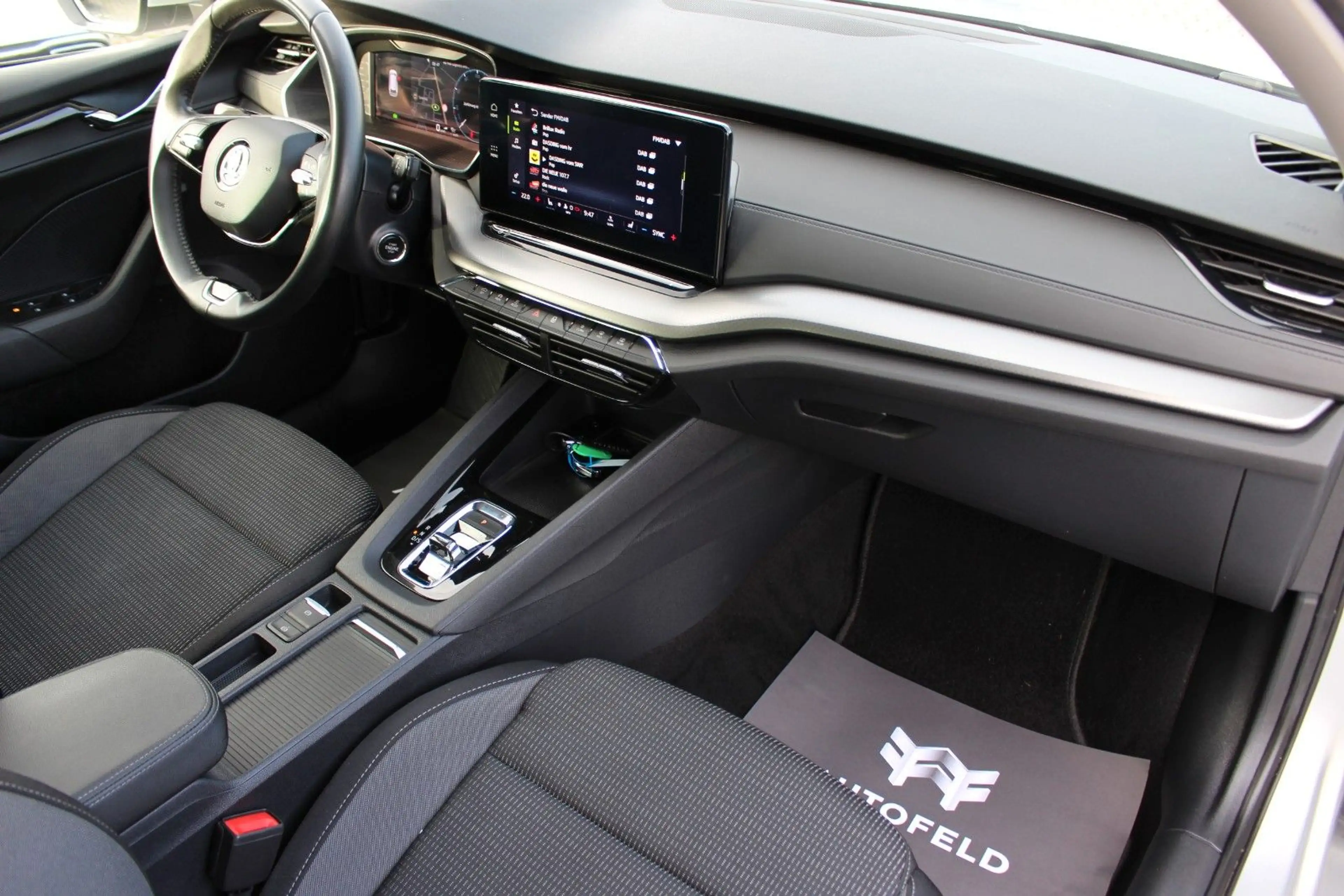 Skoda Octavia 2.0 TDI DSG AMBITION/SHEFT/CARPLAY/KLIMA — photo 14