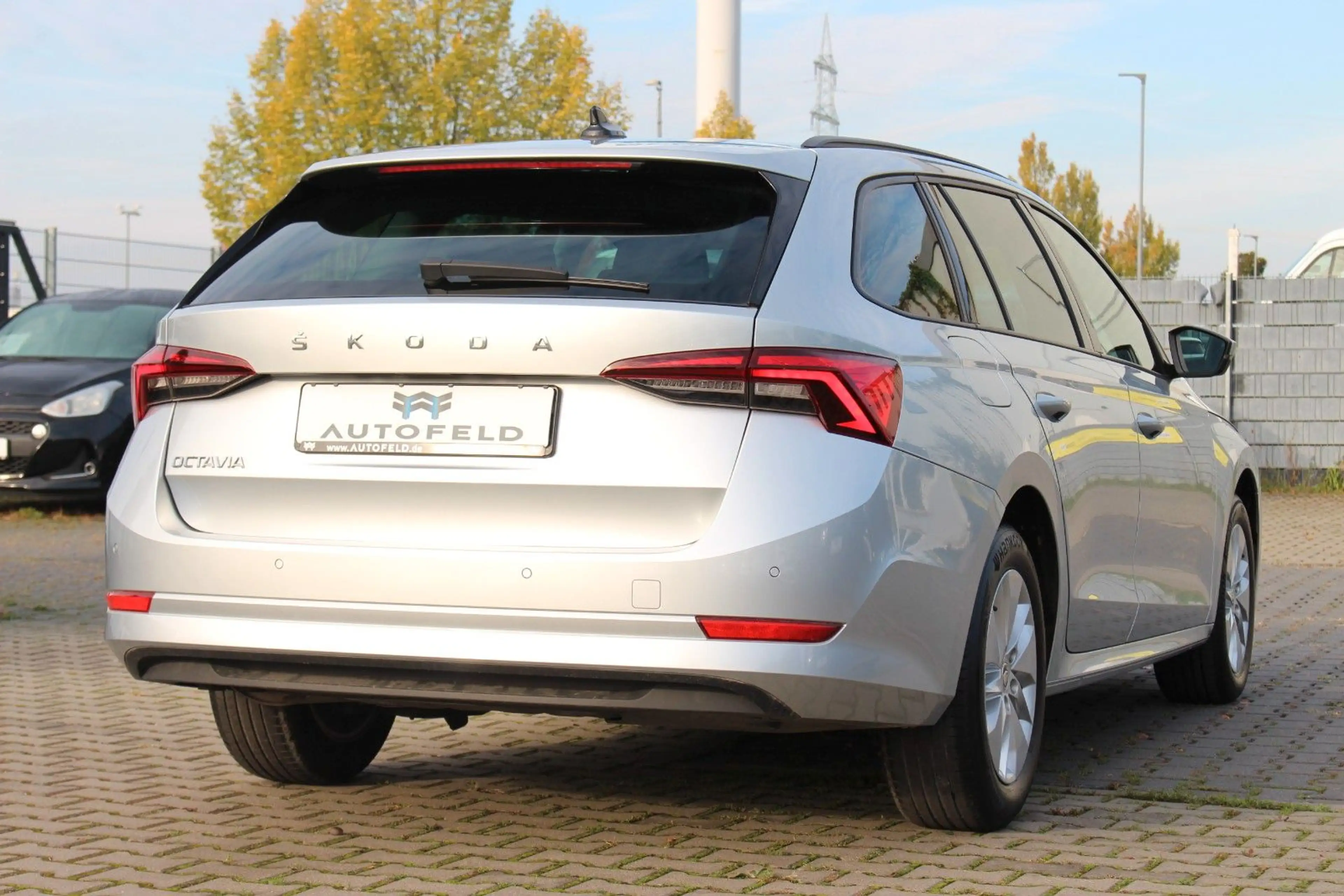 Skoda Octavia 2.0 TDI DSG AMBITION/SHEFT/CARPLAY/KLIMA — photo 4