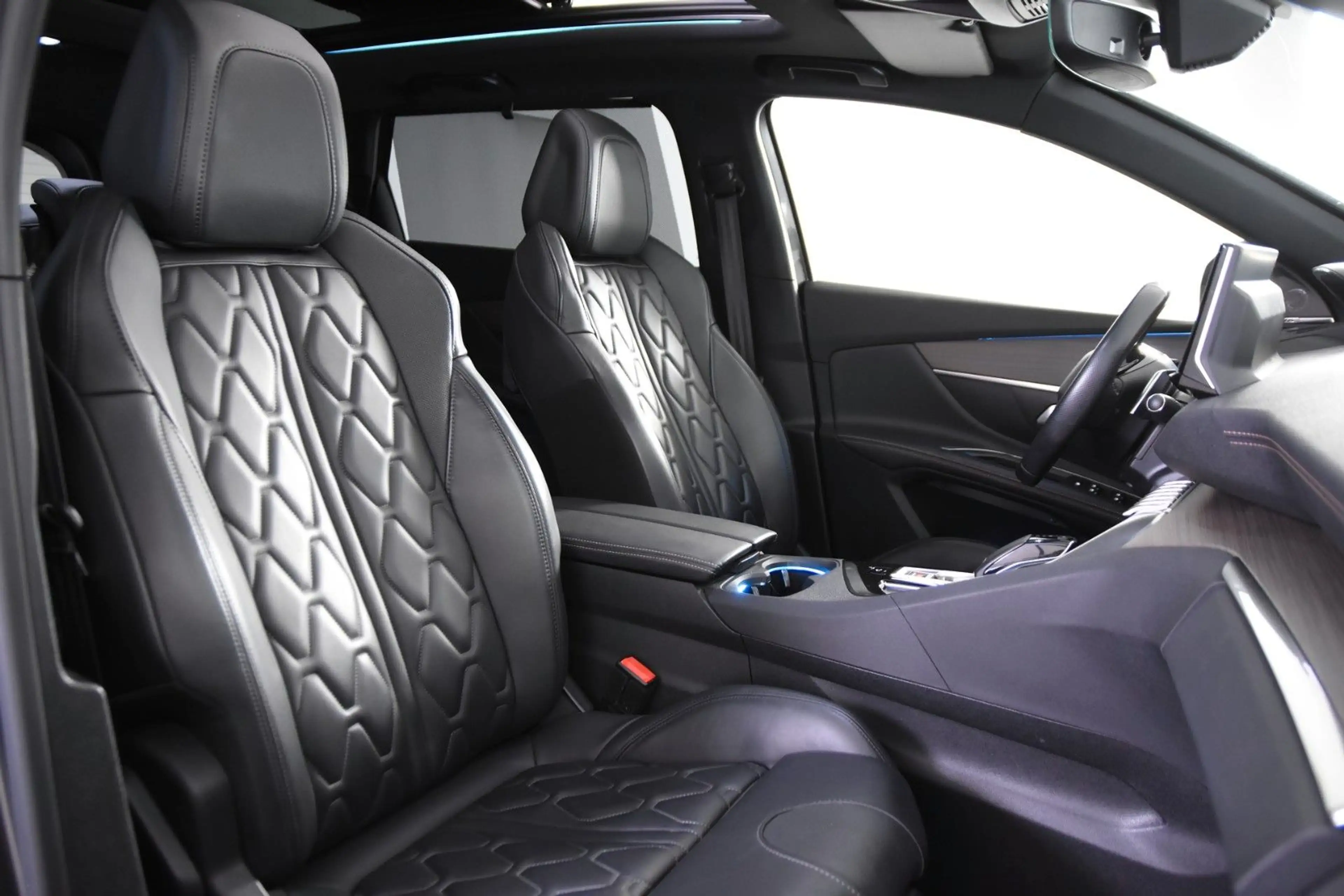 Peugeot 5008 GT-Pack *1.Hand*7-Sitze*Pano.*Massage* — photo 3