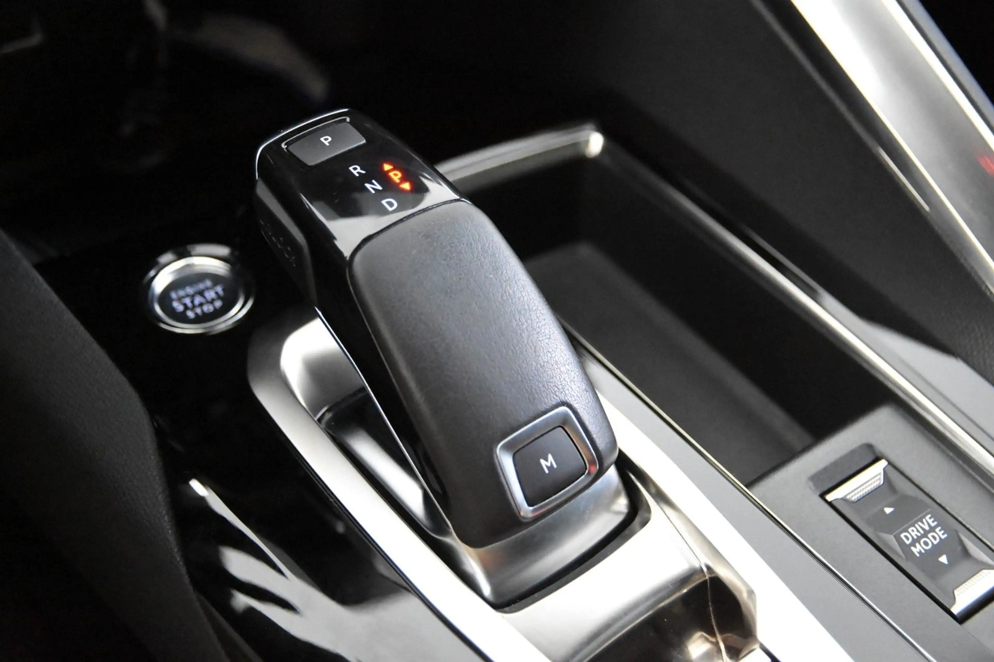 Peugeot 5008 GT-Pack *1.Hand*7-Sitze*Pano.*Massage* — photo 12