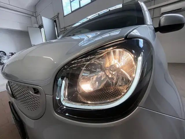 smart Fortwo view 16