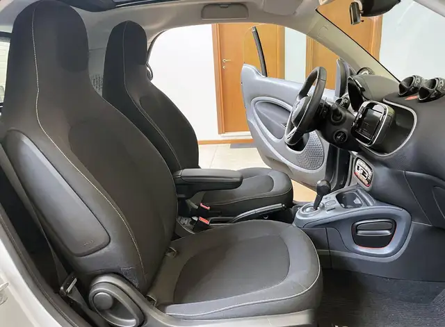 smart Fortwo view 11