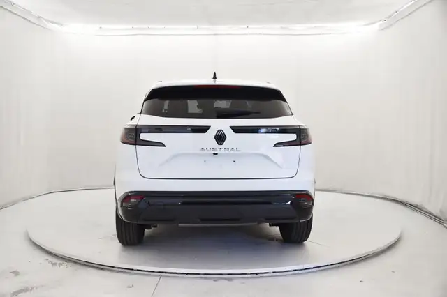 Renault Austral view 4