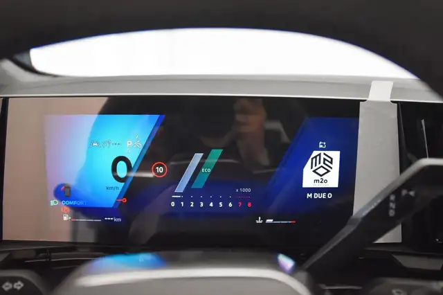 Renault Austral view 8