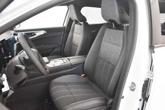 Renault Austral view 9