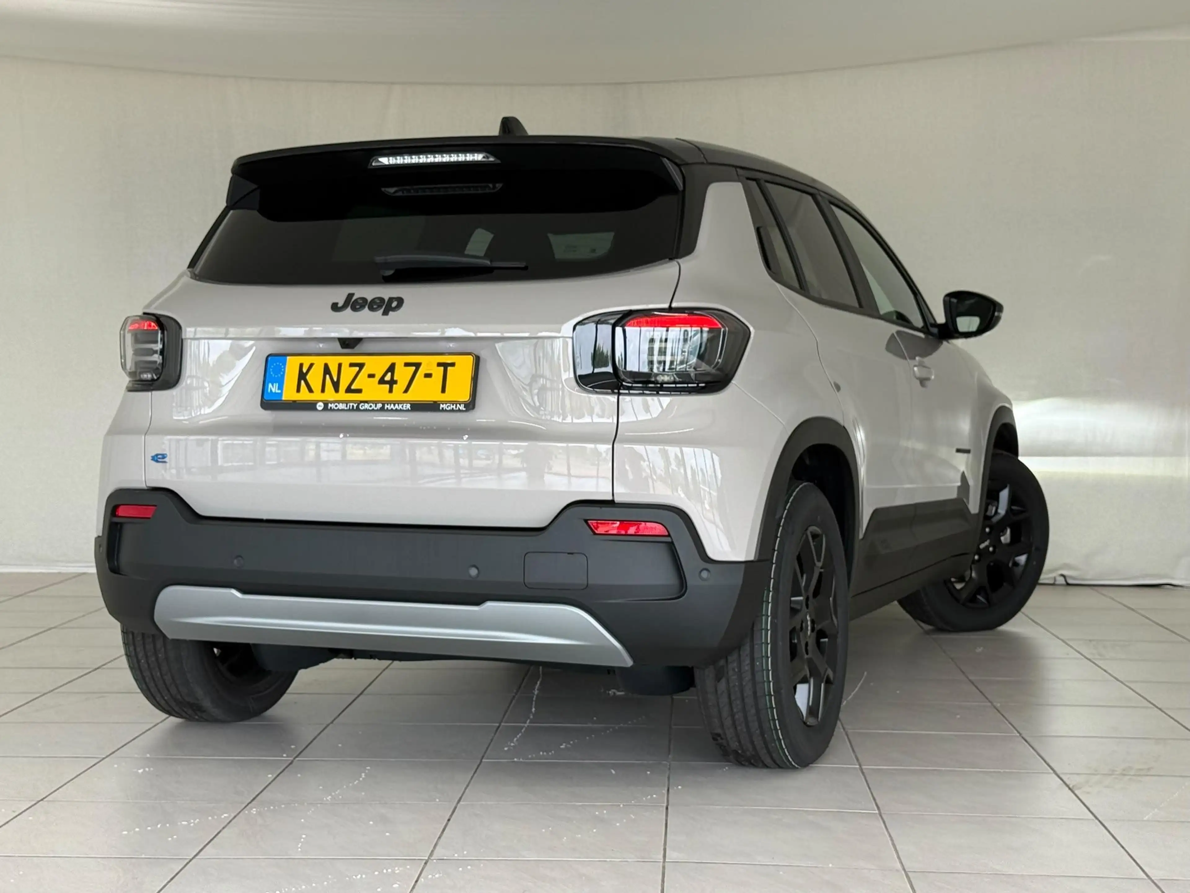 Jeep Avenger Black Edition 54 kWh | Apple/Android | Cruise cont — photo 8