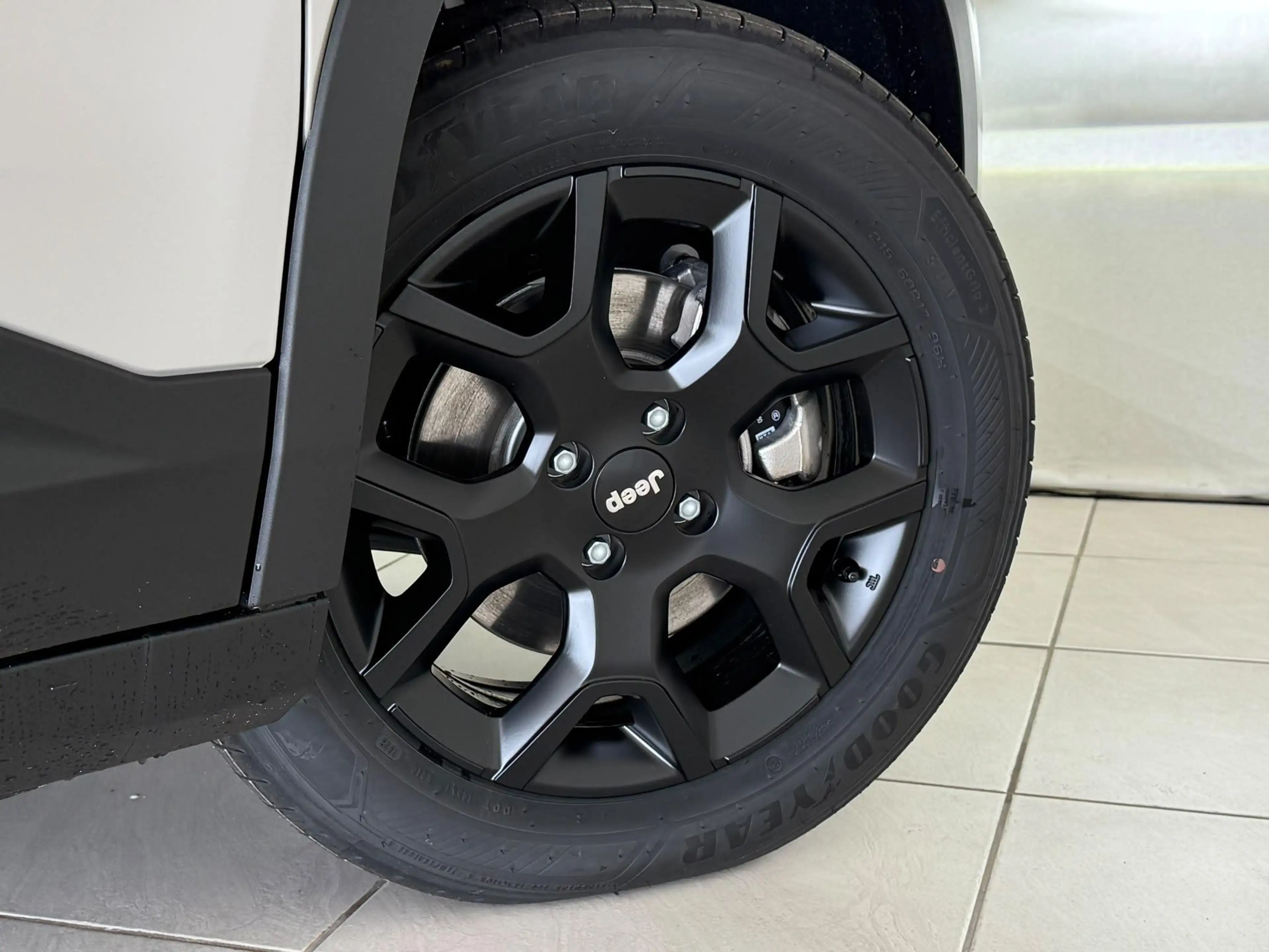 Jeep Avenger Black Edition 54 kWh | Apple/Android | Cruise cont — photo 15