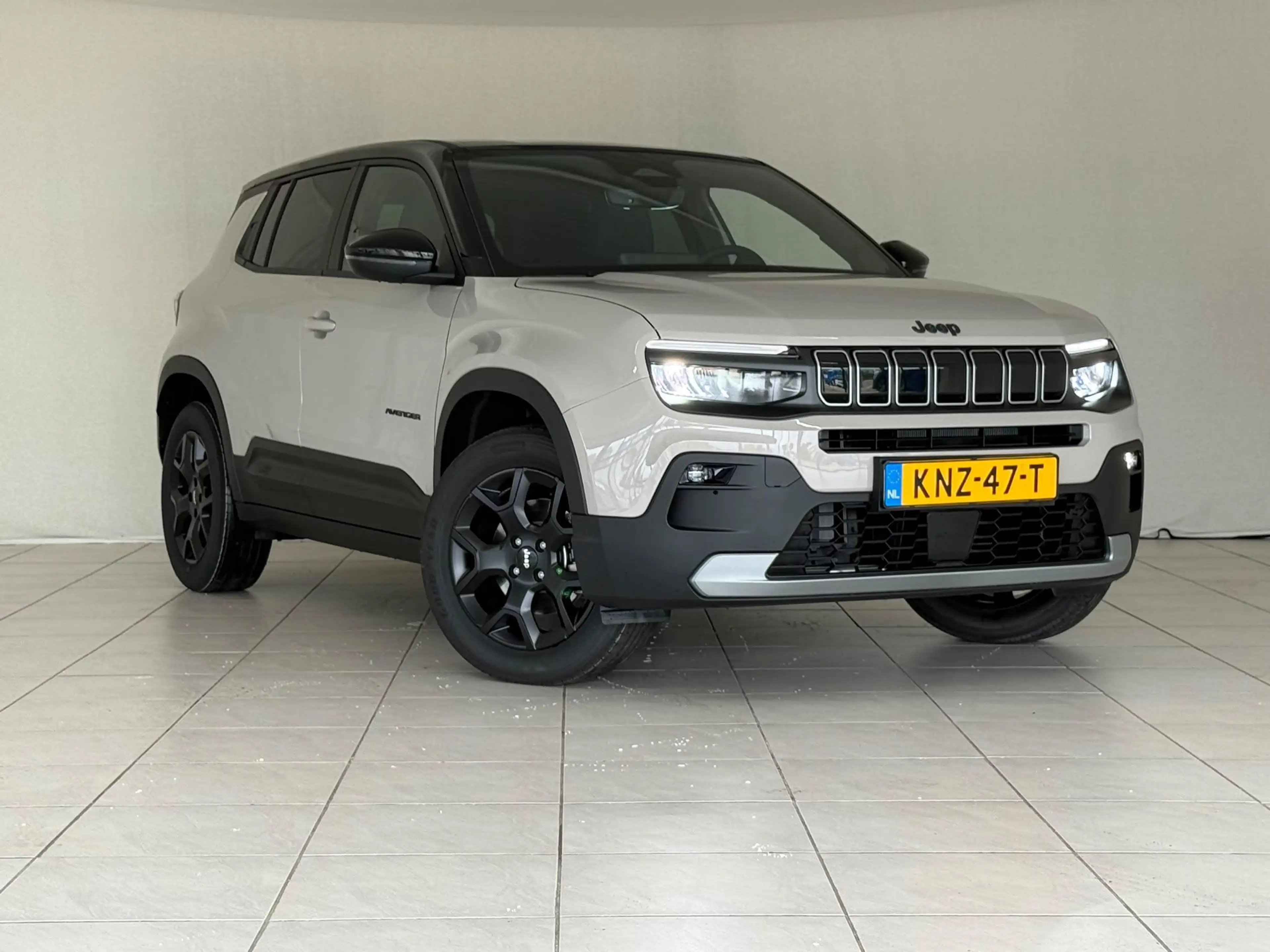 Jeep Avenger Black Edition 54 kWh | Apple/Android | Cruise cont — photo 6