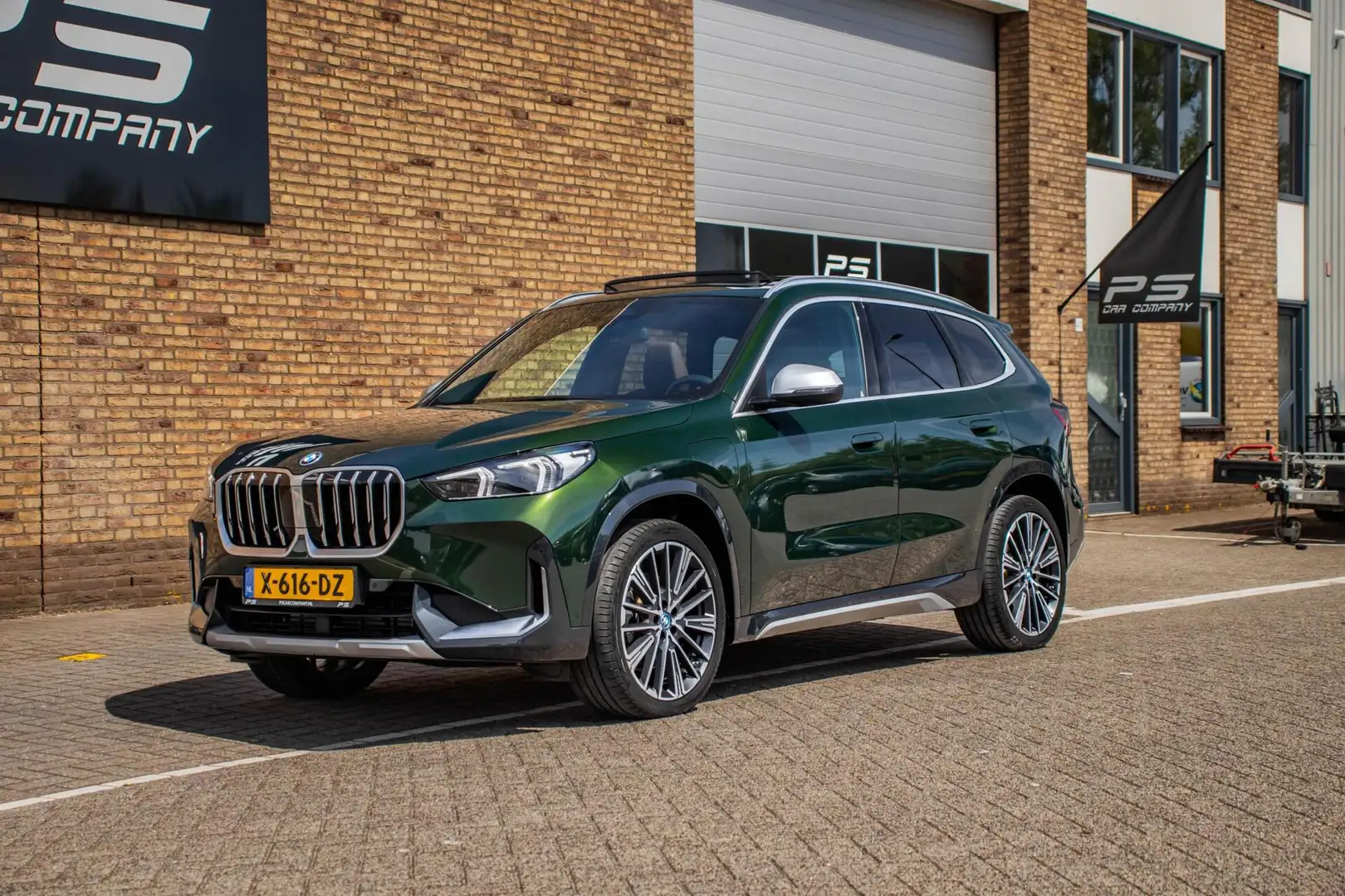 BMW X1 xDrive25e, NAP, Leder, Pano, DigDash, Fabr. Garant Groen - 2