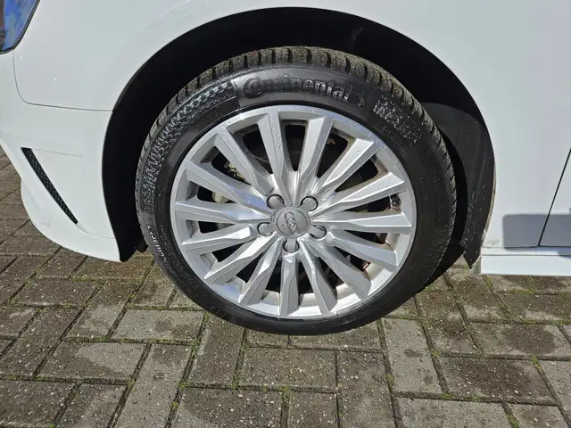 Audi A3 view 4
