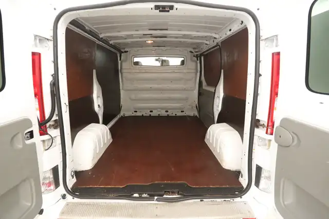 Renault Trafic view 3