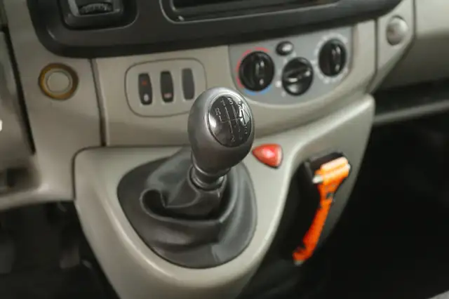 Renault Trafic view 15
