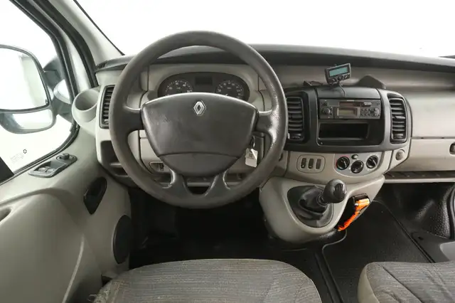 Renault Trafic view 2